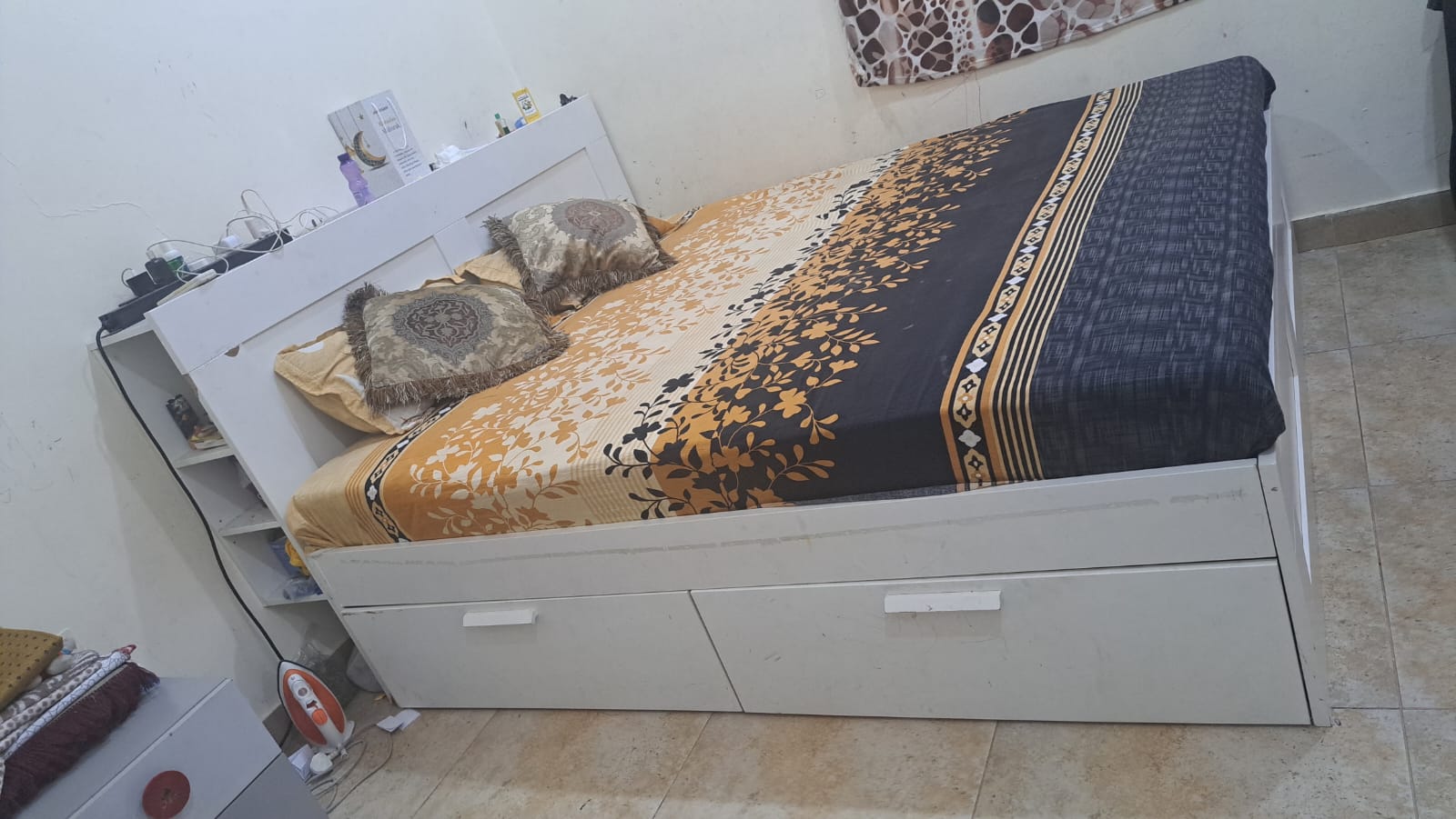 Bed with mattress - Image 2