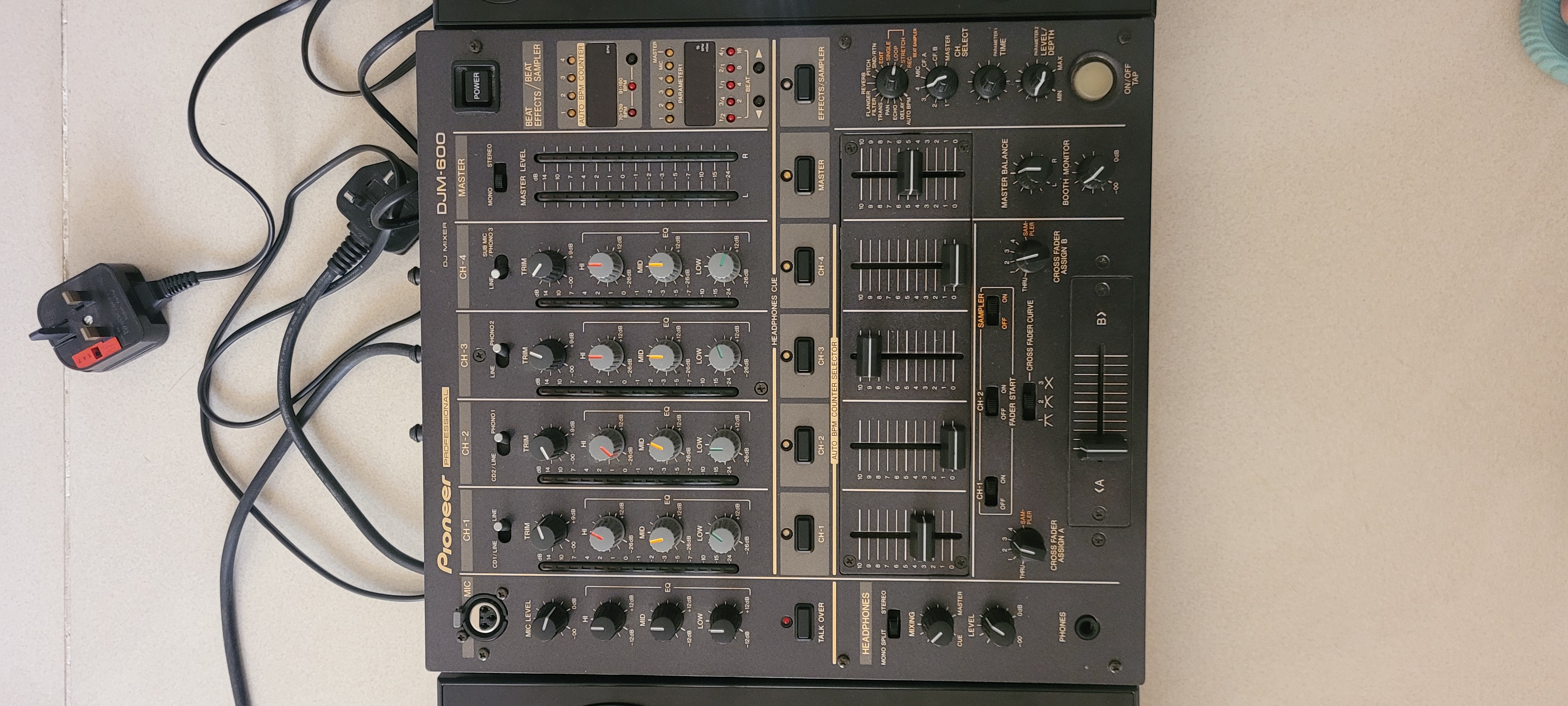  2 X Professional PLX-1000 DD  turntable  1 X   DJM 600   4 Channel  - Image 4