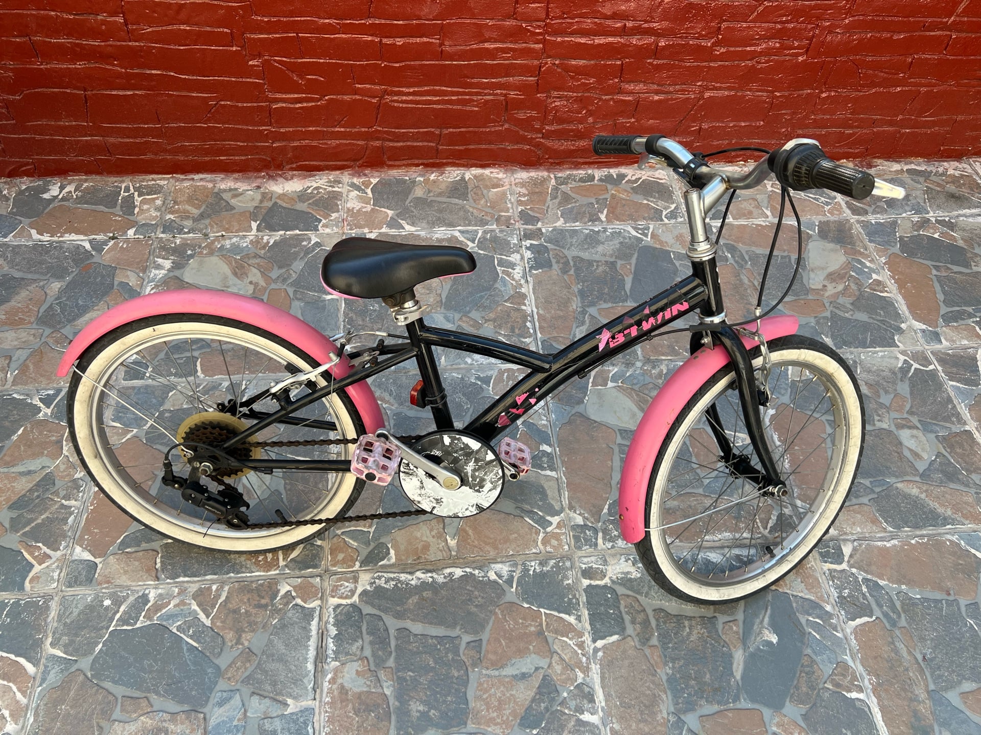 BTWIN bikes and one Roller blades from Decathlon Qatar with helmets - Image 4