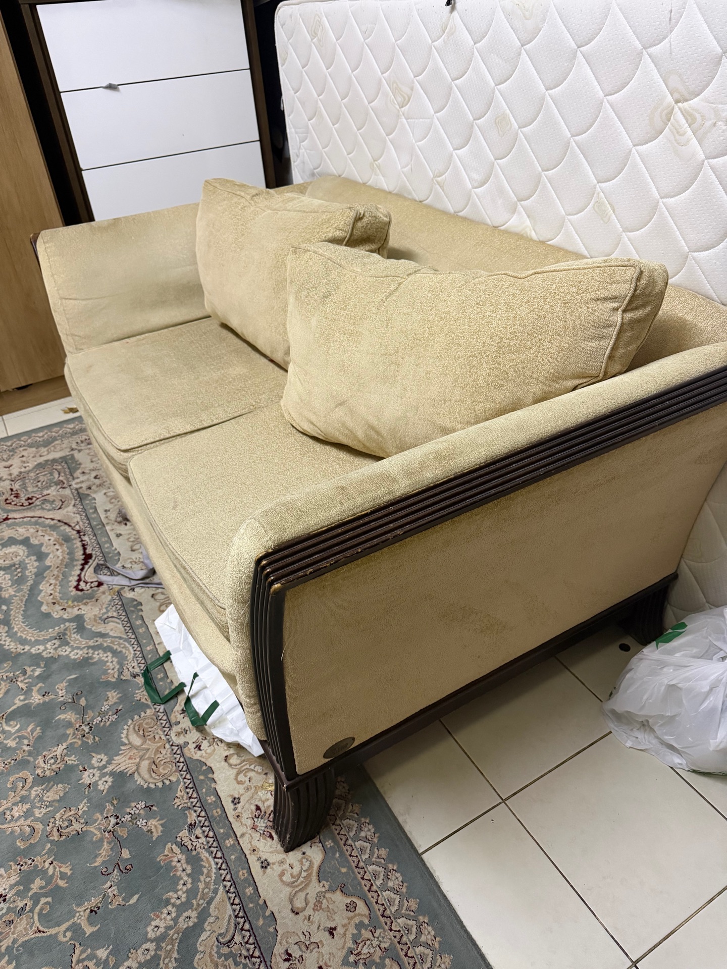Home Centre Sofa 2+2 - Image 4