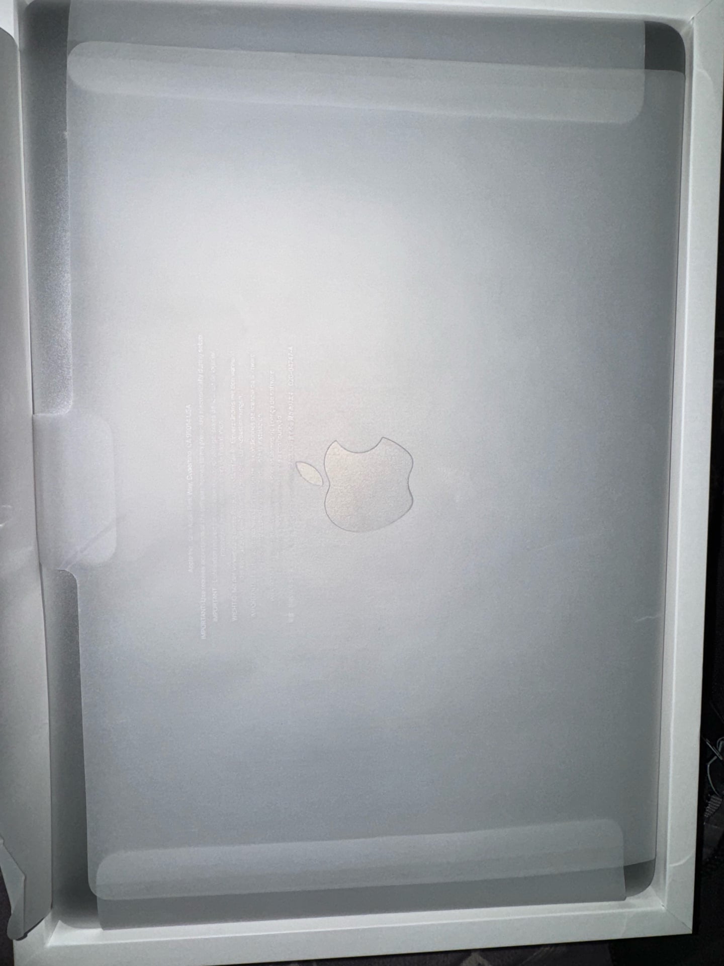 MacBook Pro 13 inch 2022 - M2  - Image 3
