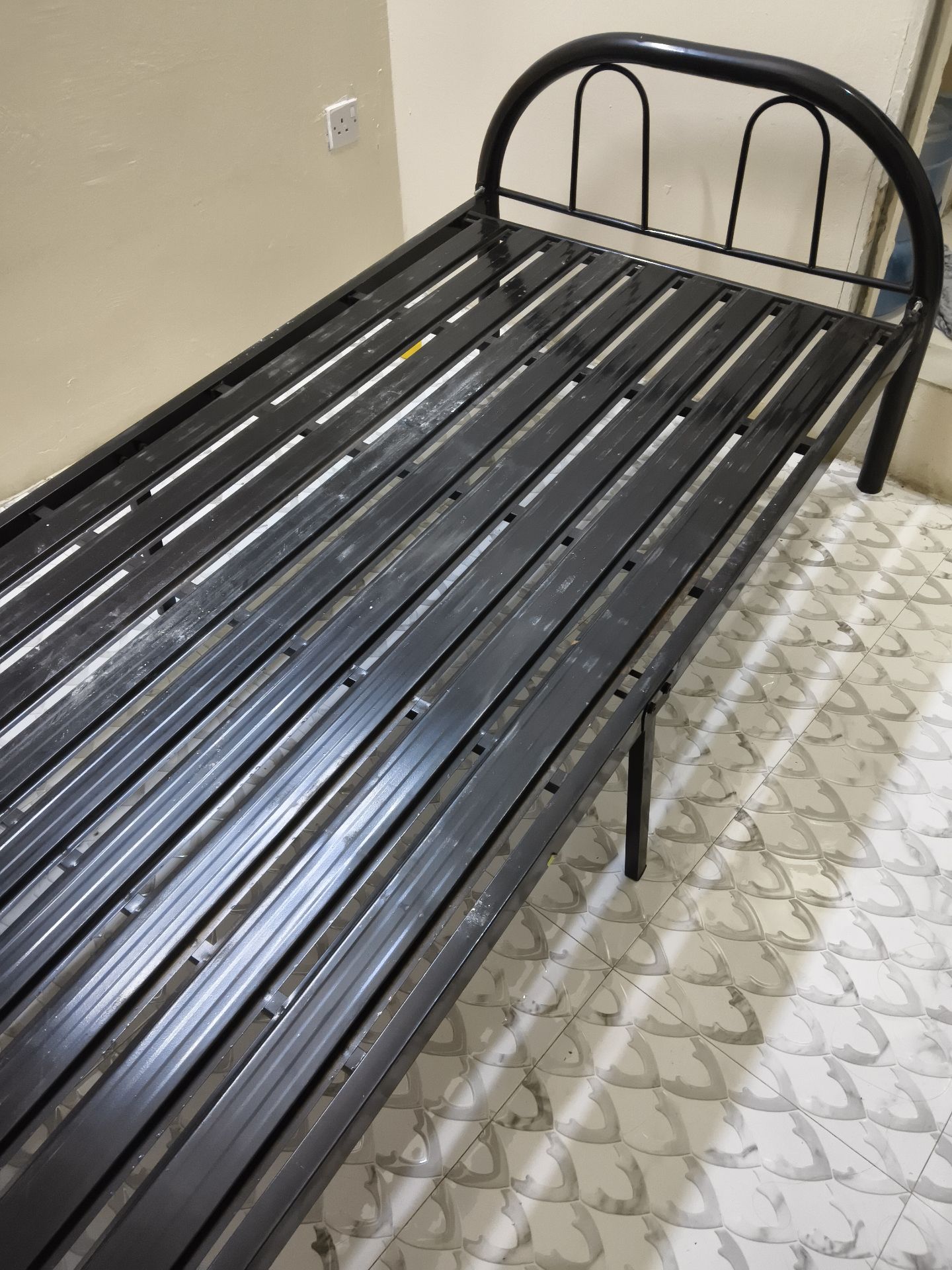 Cort and bed - Image 4