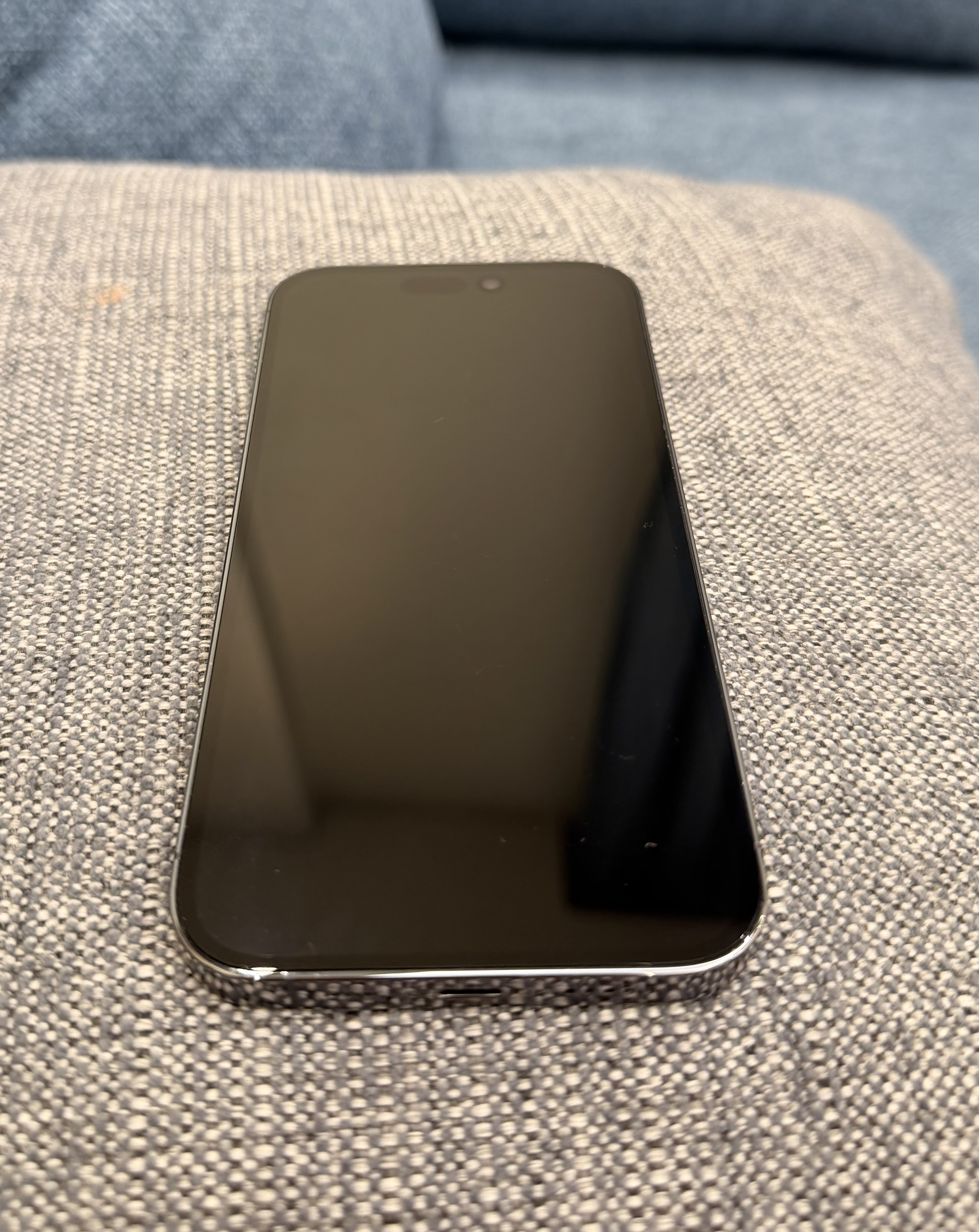 iPhone 14 Pro 512gb good condition with box and charging cable - Image 2