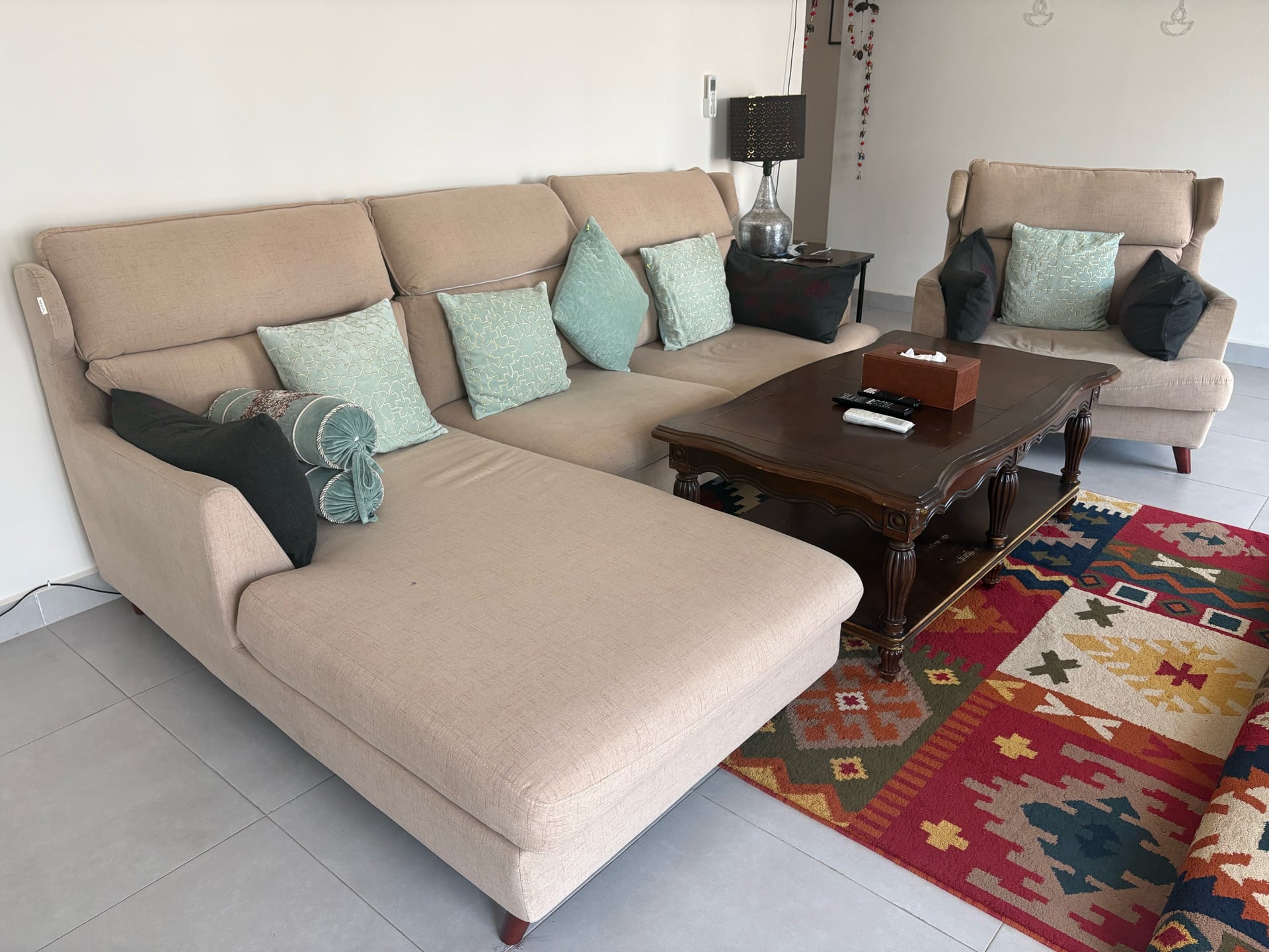 Sofa set with table  - Image 6