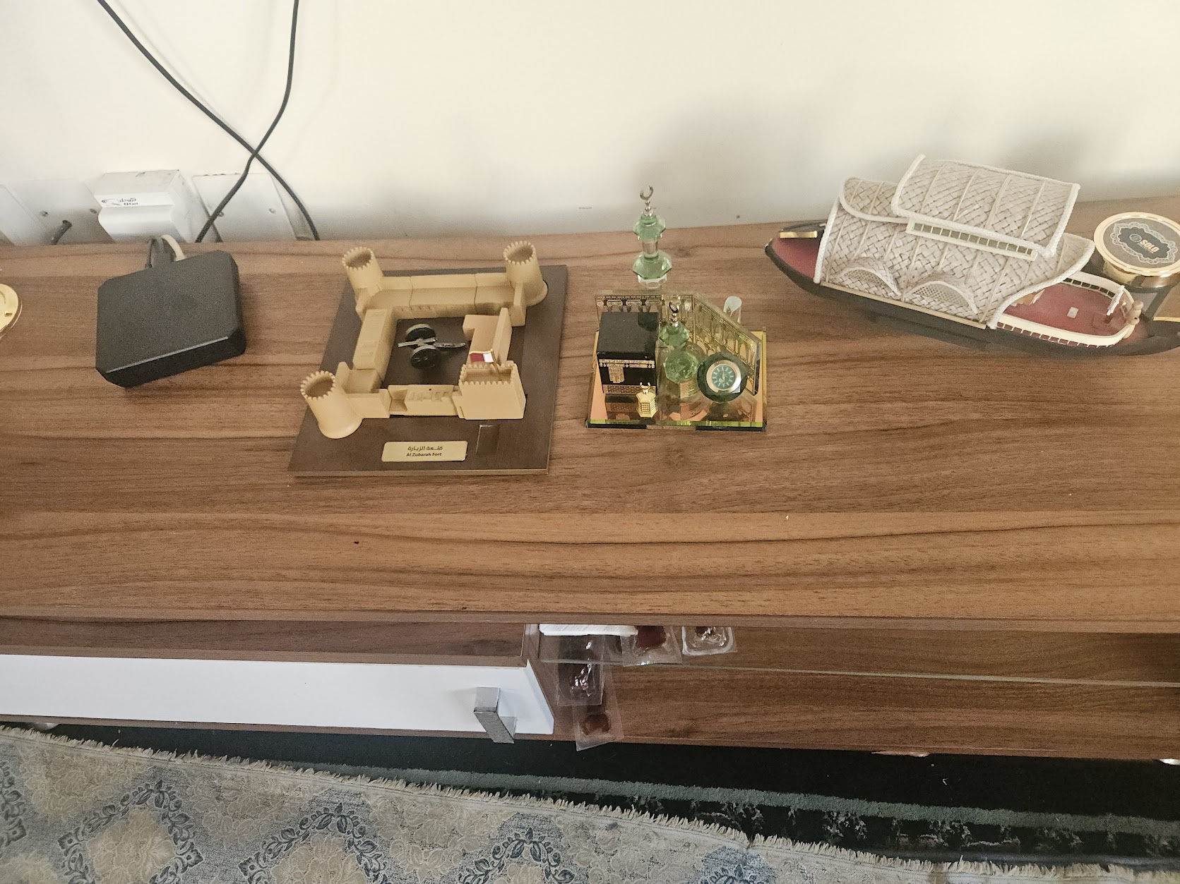 Solid Wood Tv Table. - Image 3