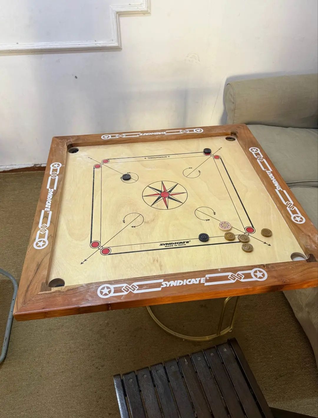 Carrom Board 42x42x3" لوح كاروم 42 × 42 × 3 بوصة  - Image 3