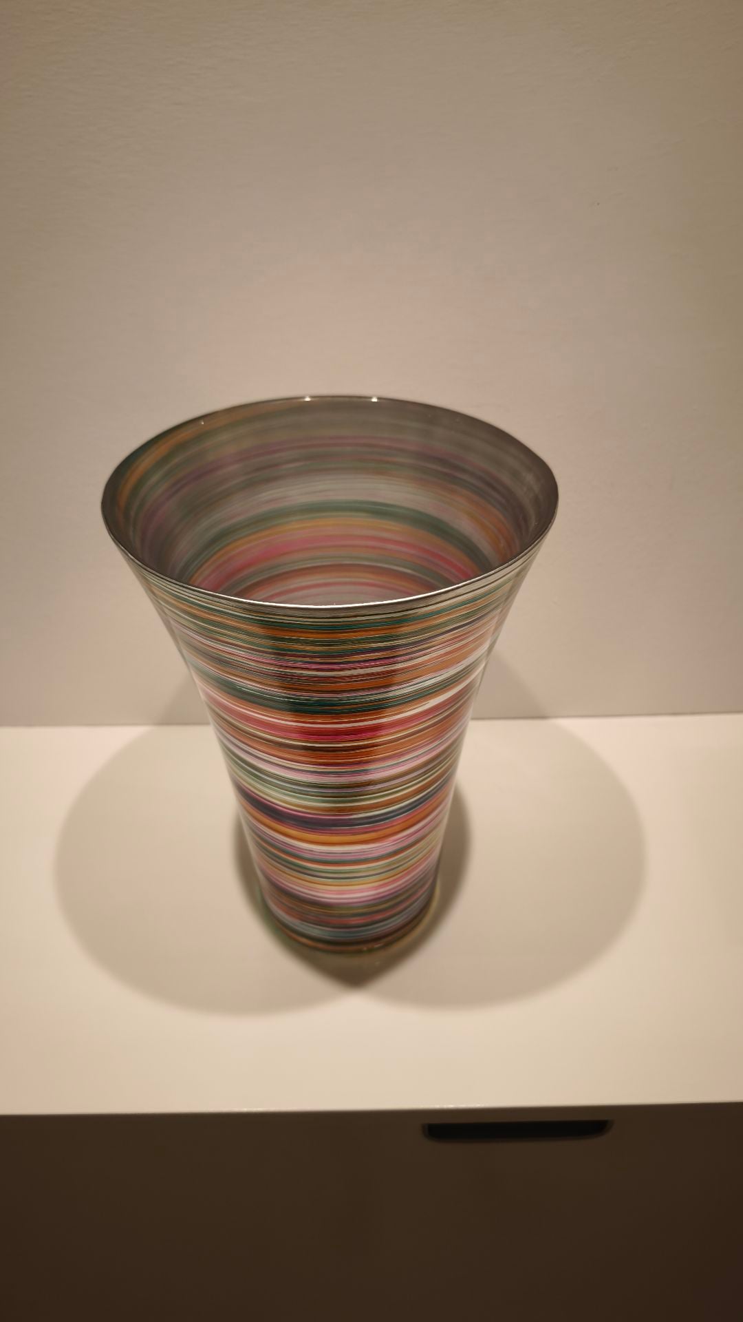 Vase with colorful pattern - Image 3