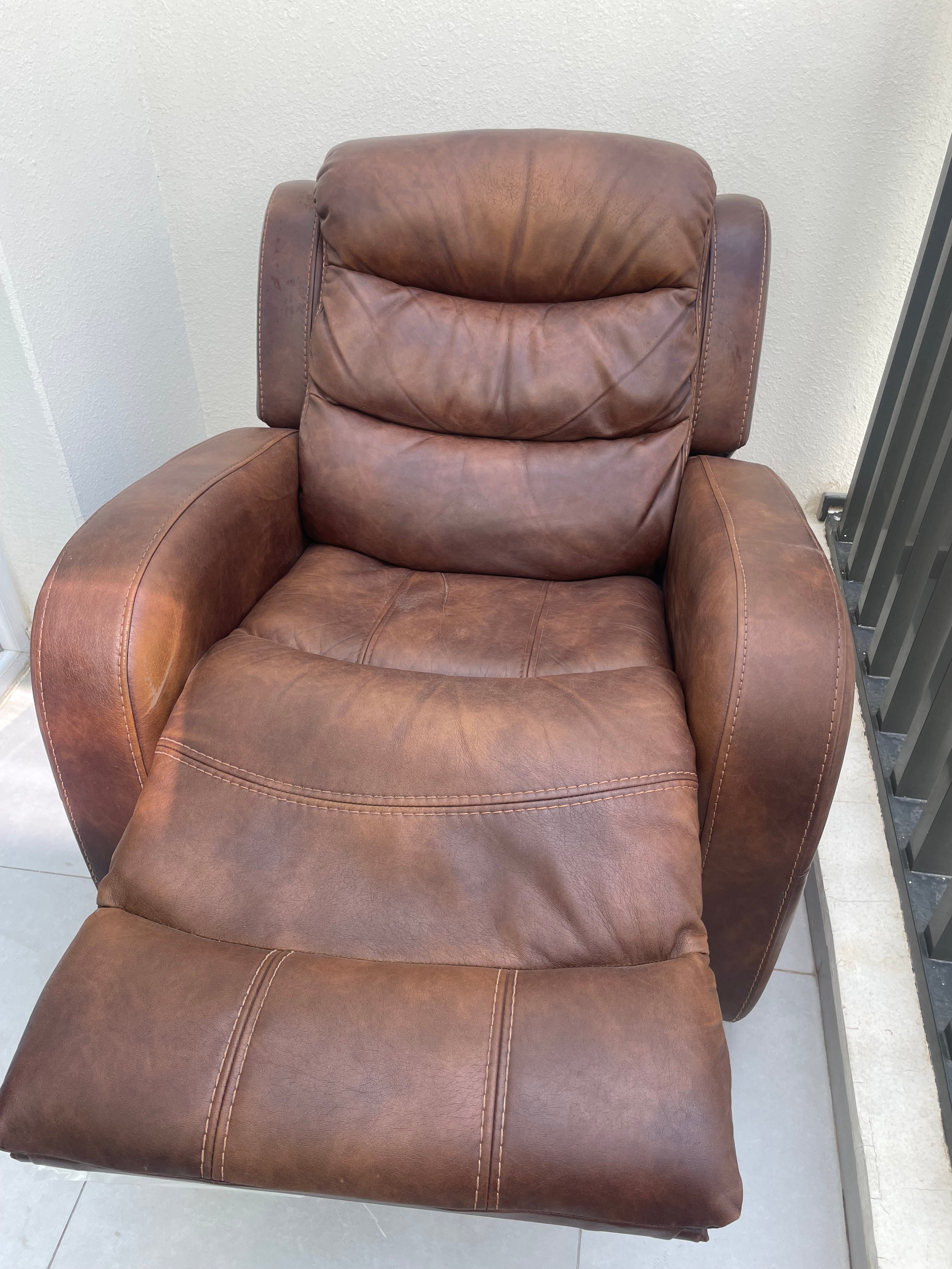 Home center recliner in good condition  - Image 3
