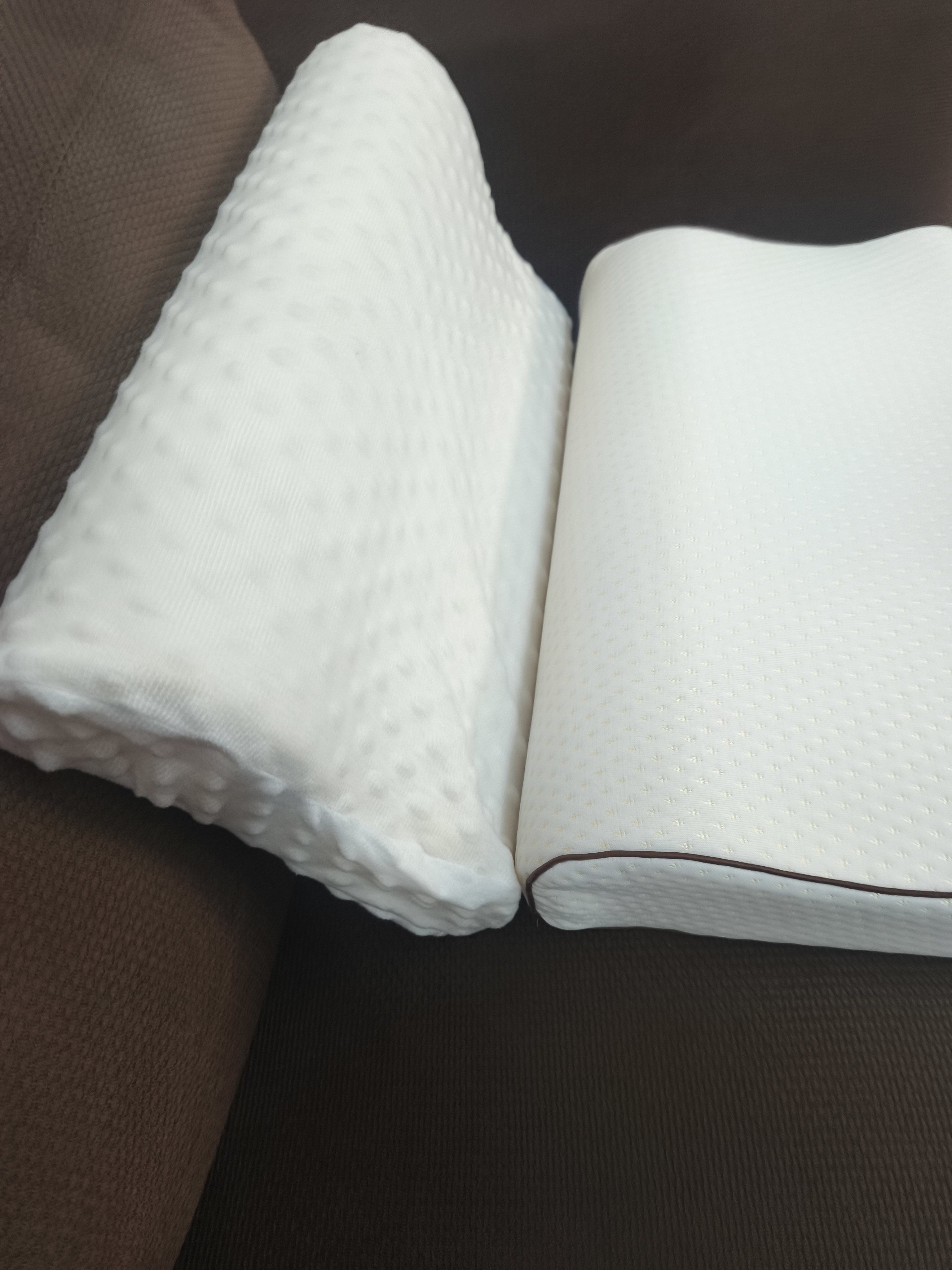 Pair of Memory Foam Pillows + Washable Covers - Image 4