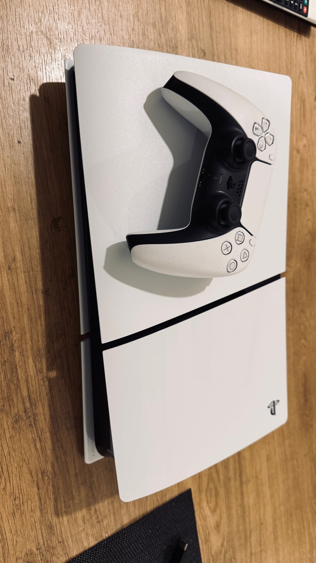 PS5 ( DIGITAL ) - Image 2