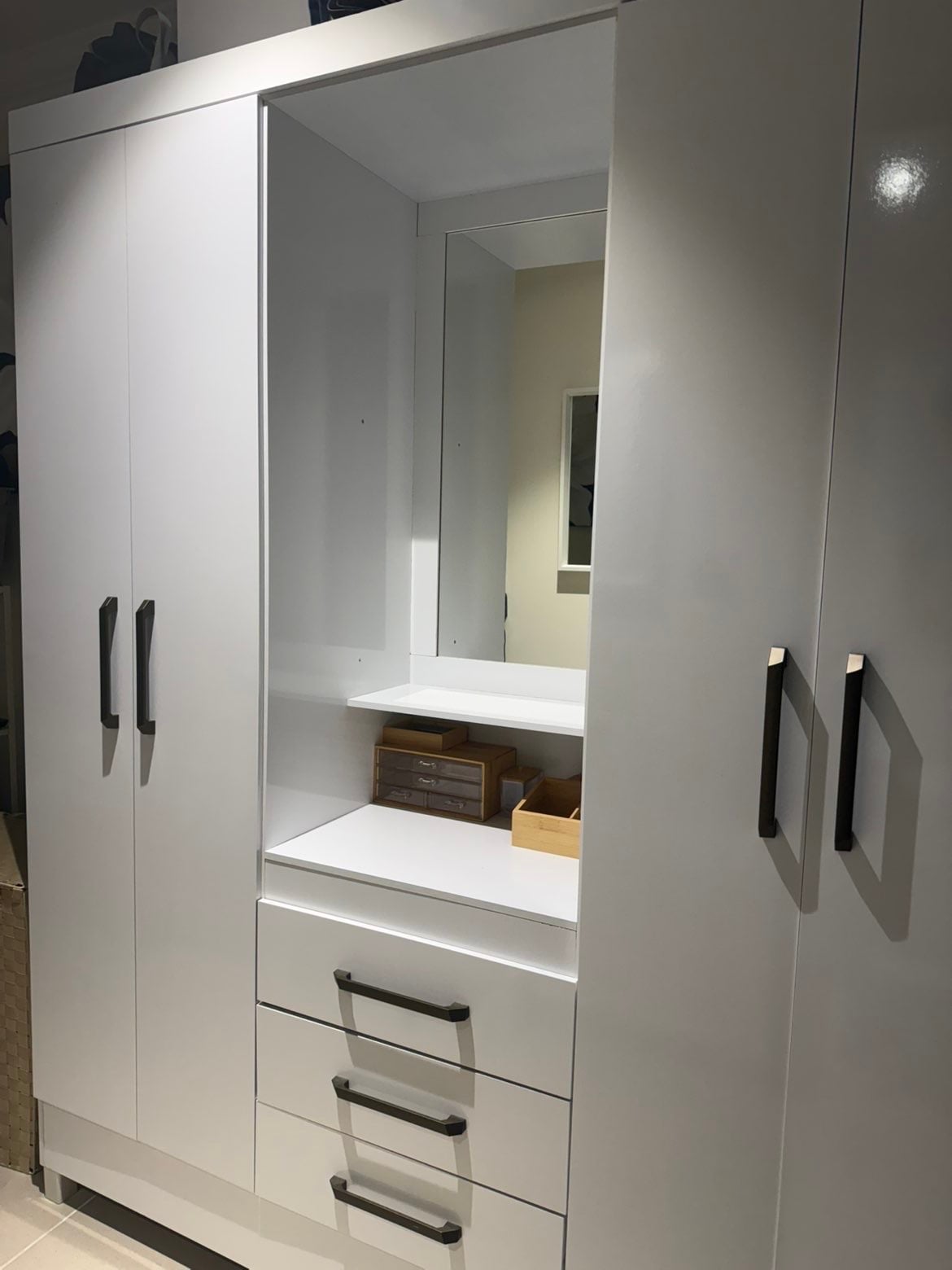 Clean 4 Door Wardrobe With 3 Drawer And Mirror - Image 2