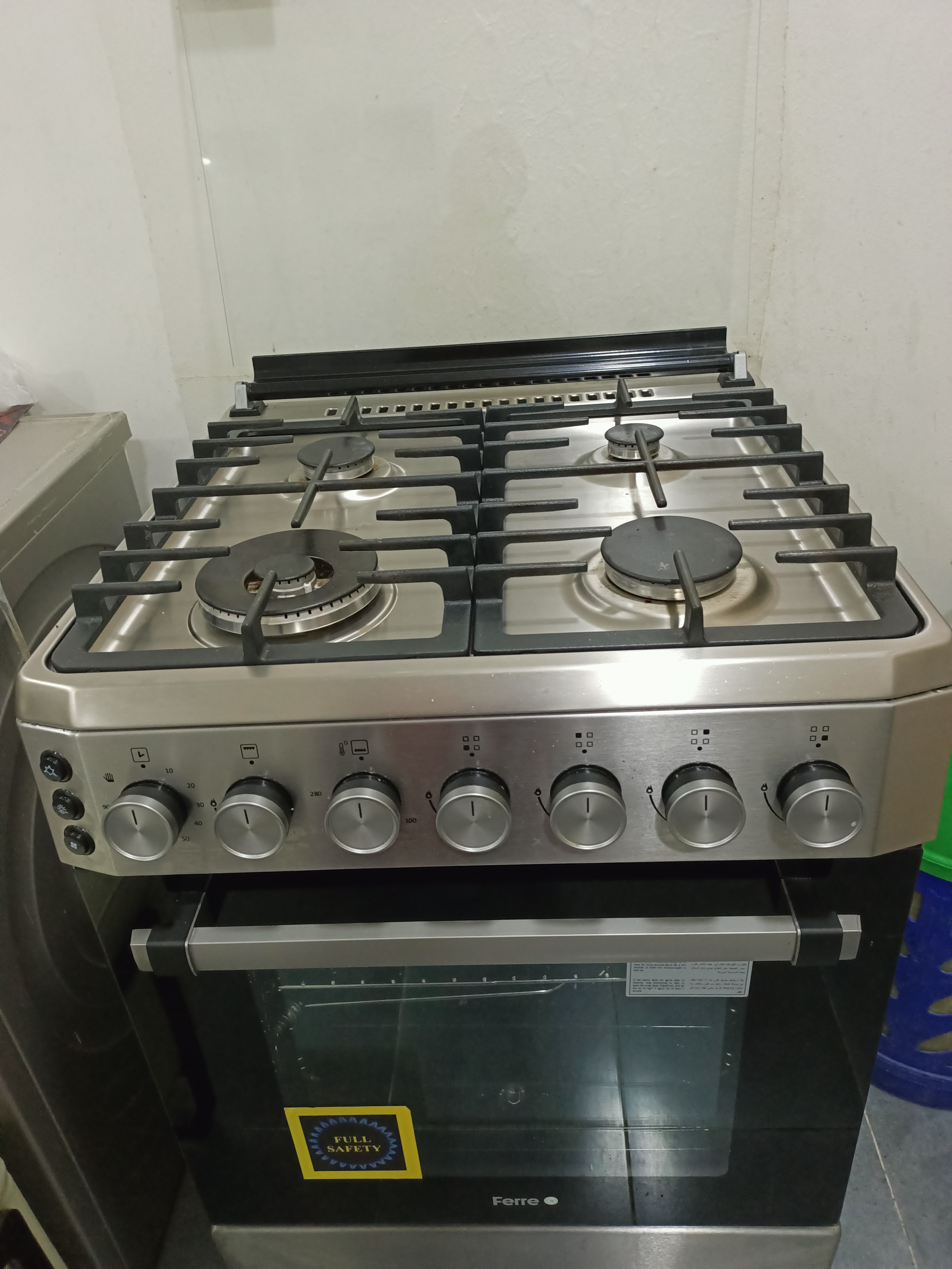 Cooking range only 3 months used  - Image 2