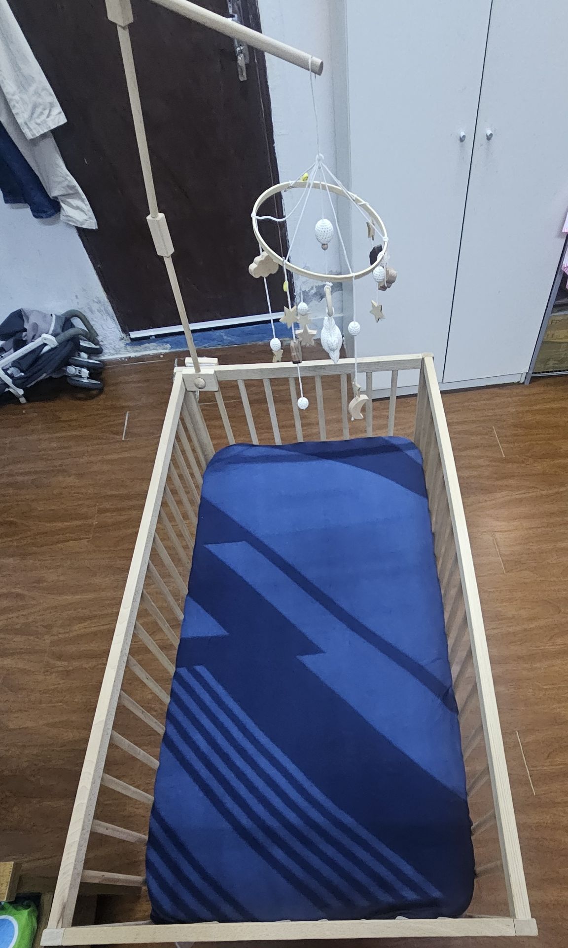 Crib - Image 5