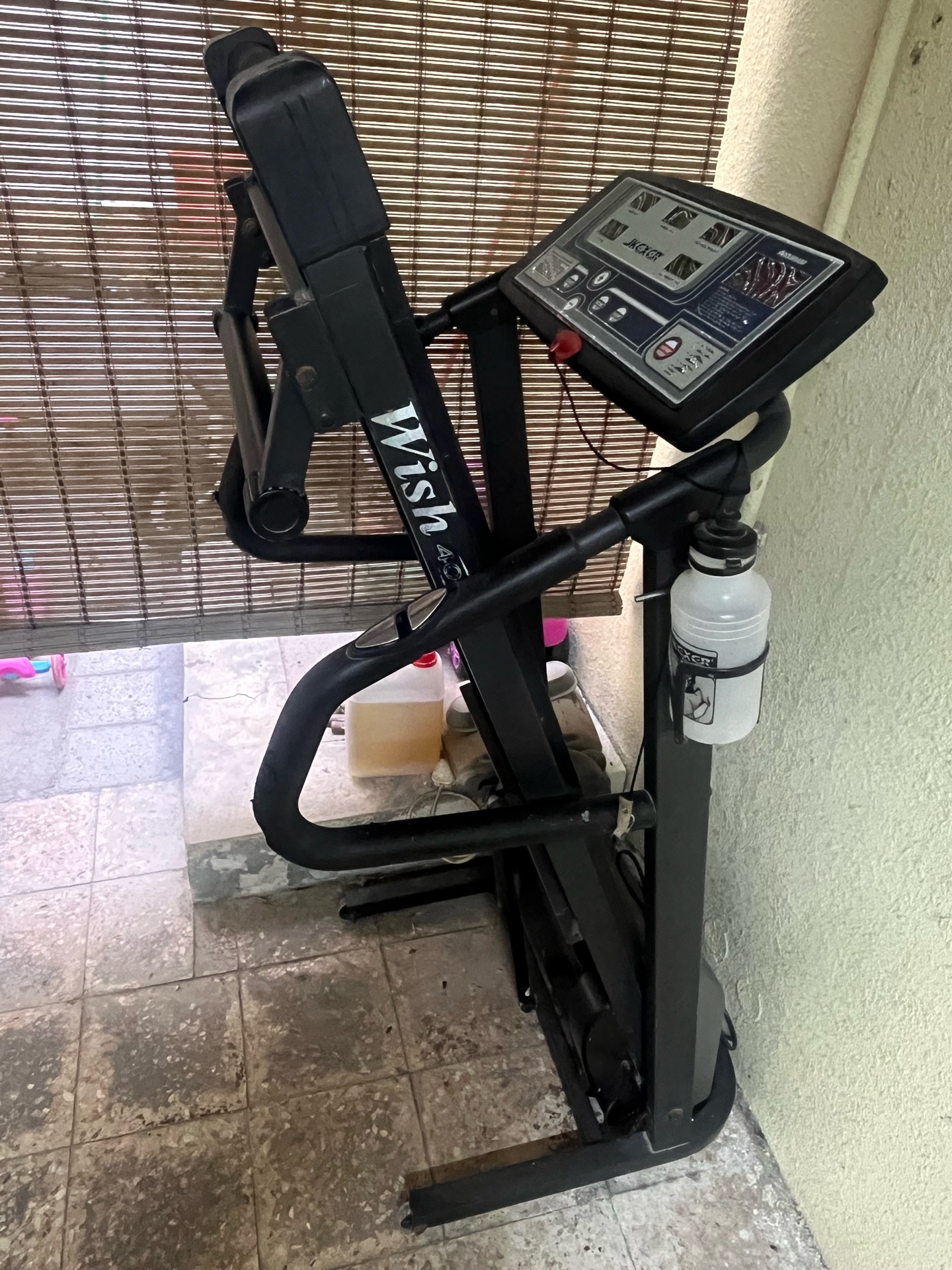 Treadmill / Foldable / Needs Belt Replacement for running activities   - Image 2