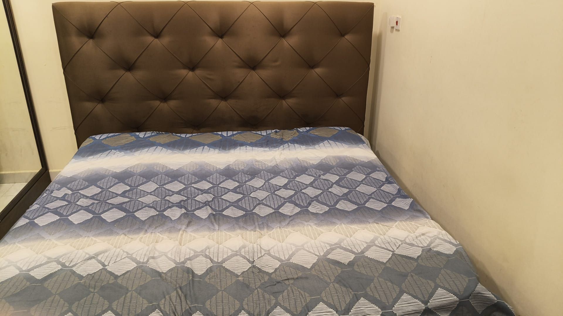 Compete bedroom set - Image 2