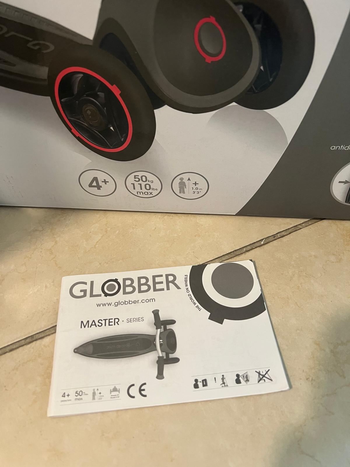 Scooter 4+ Globber brand  and helmet s size - Image 4
