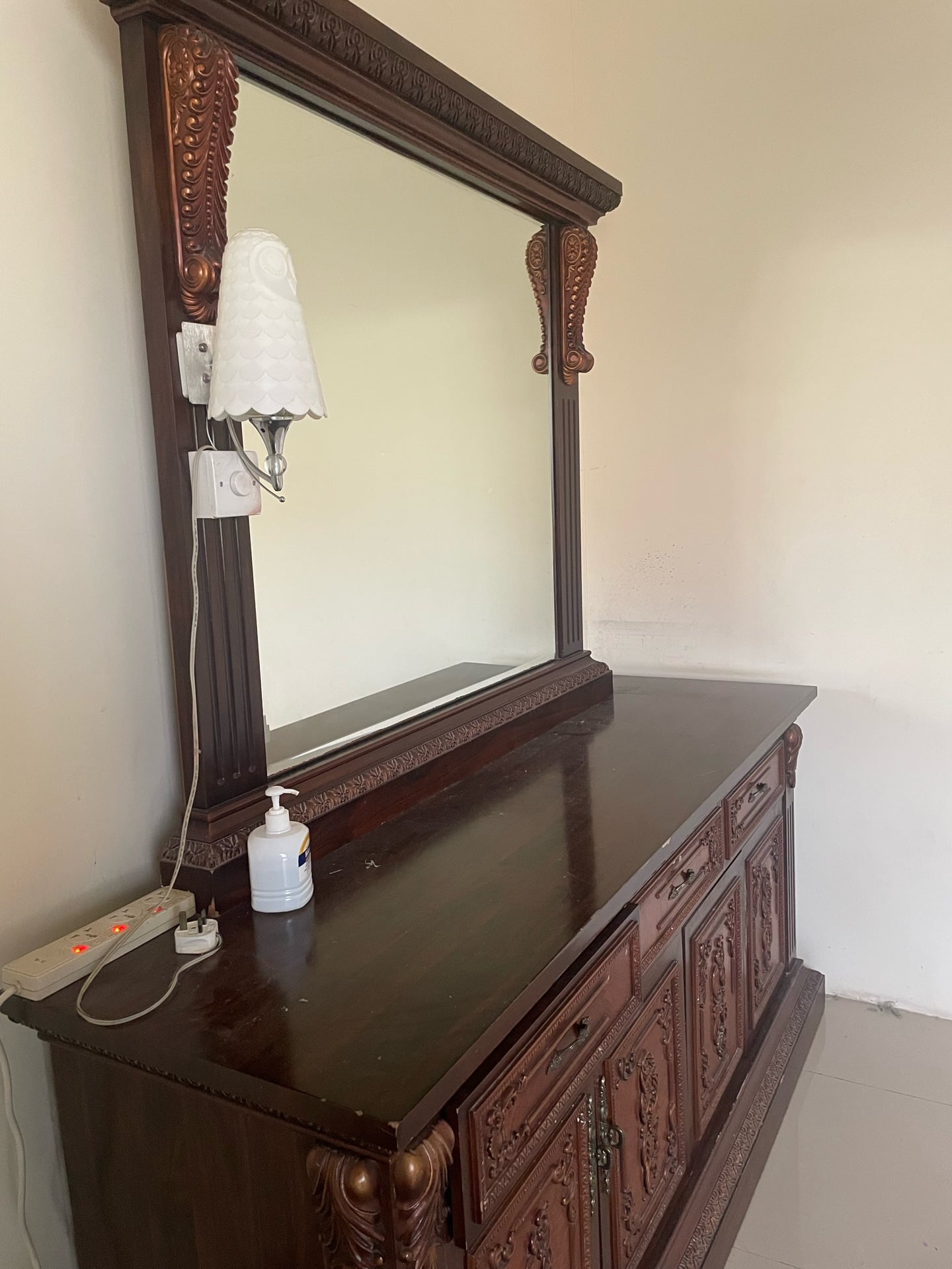 Dresser with two side table - Image 3
