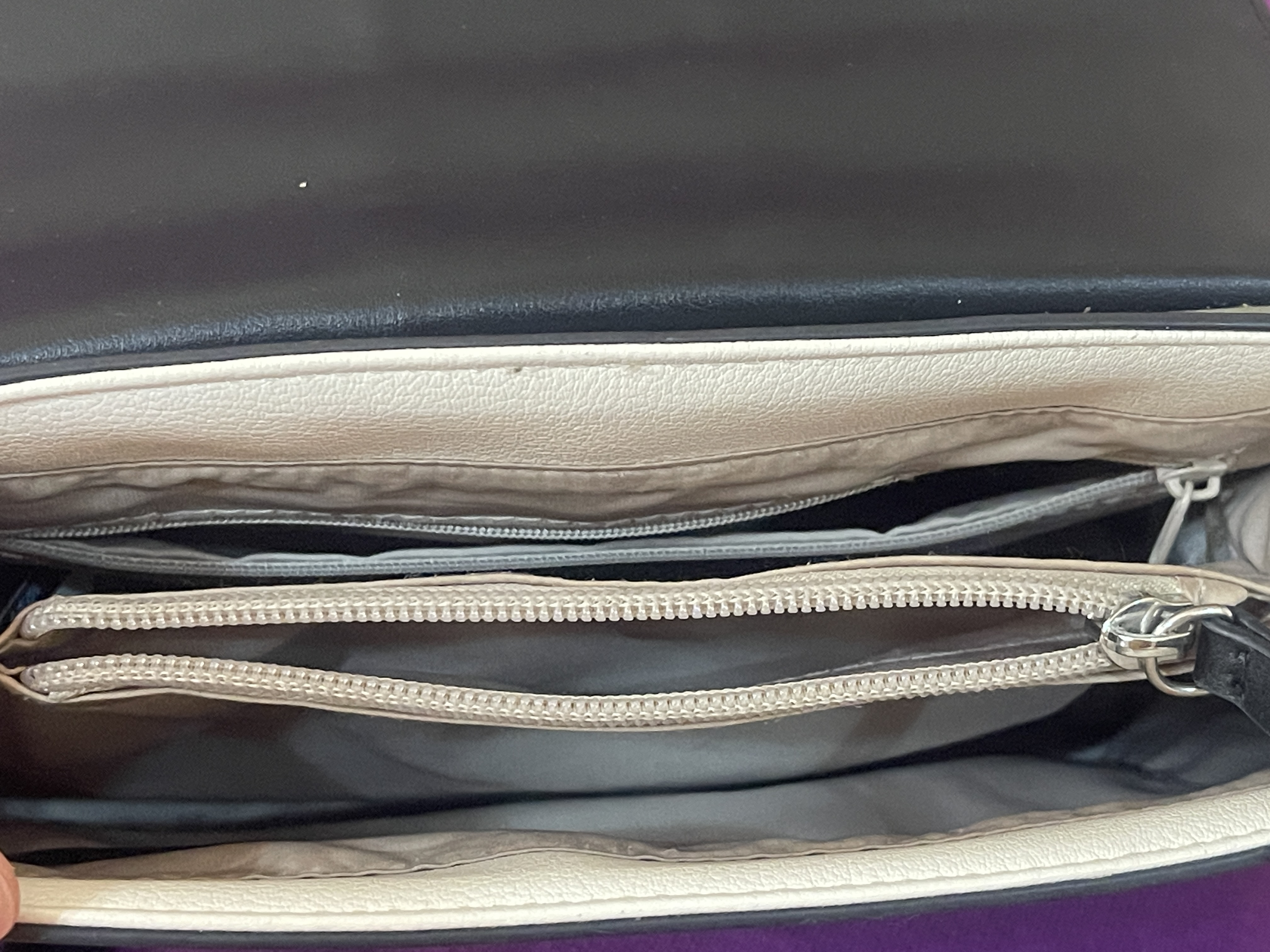 Pre- loved original Nine West bag - Image 6