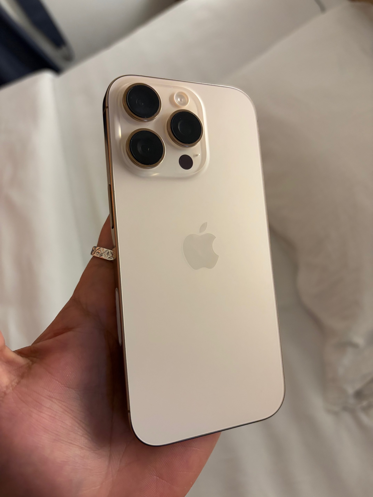 iPhone 16 Pro  - Image 2