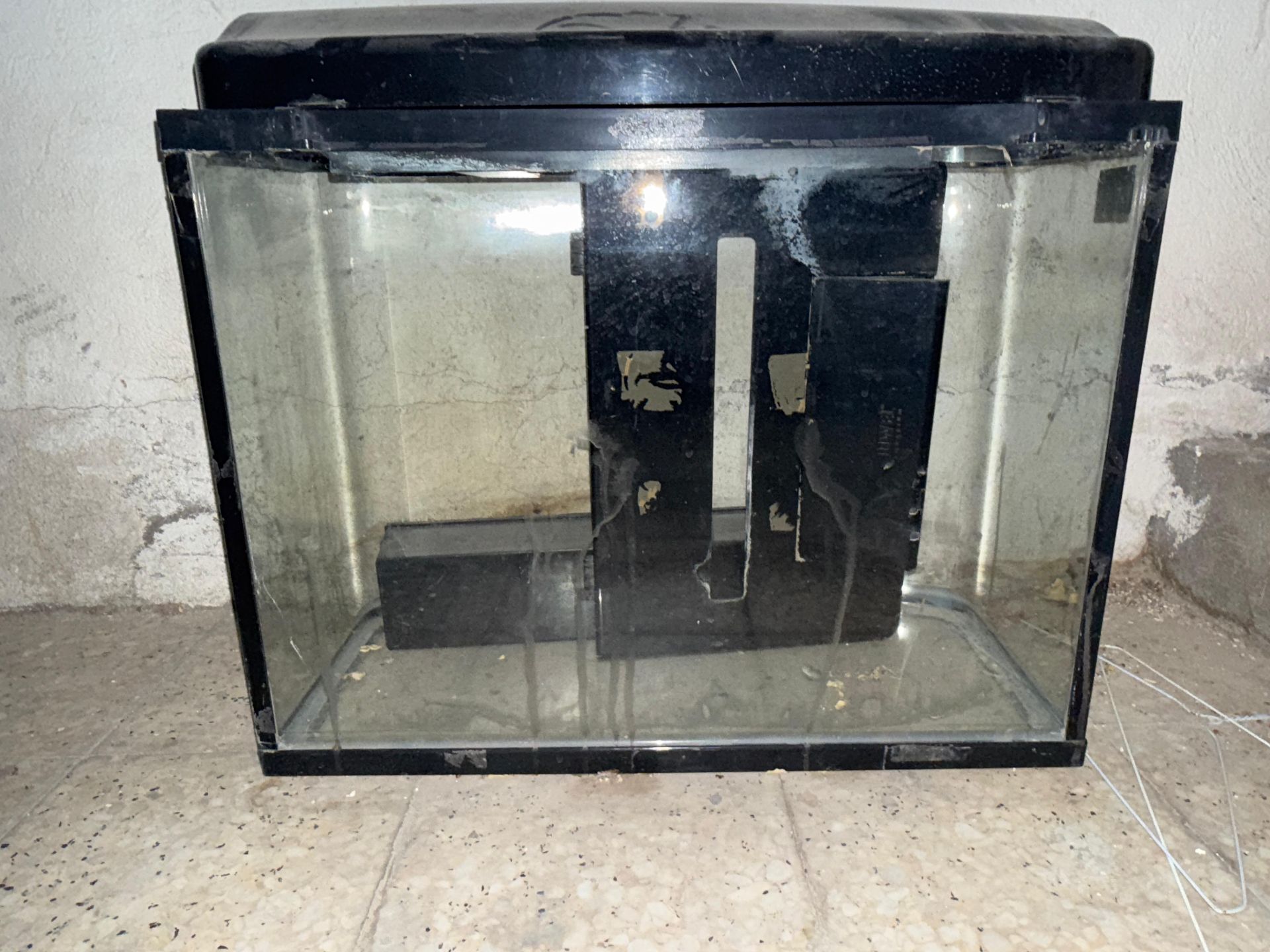 Fish tank  - Image 3
