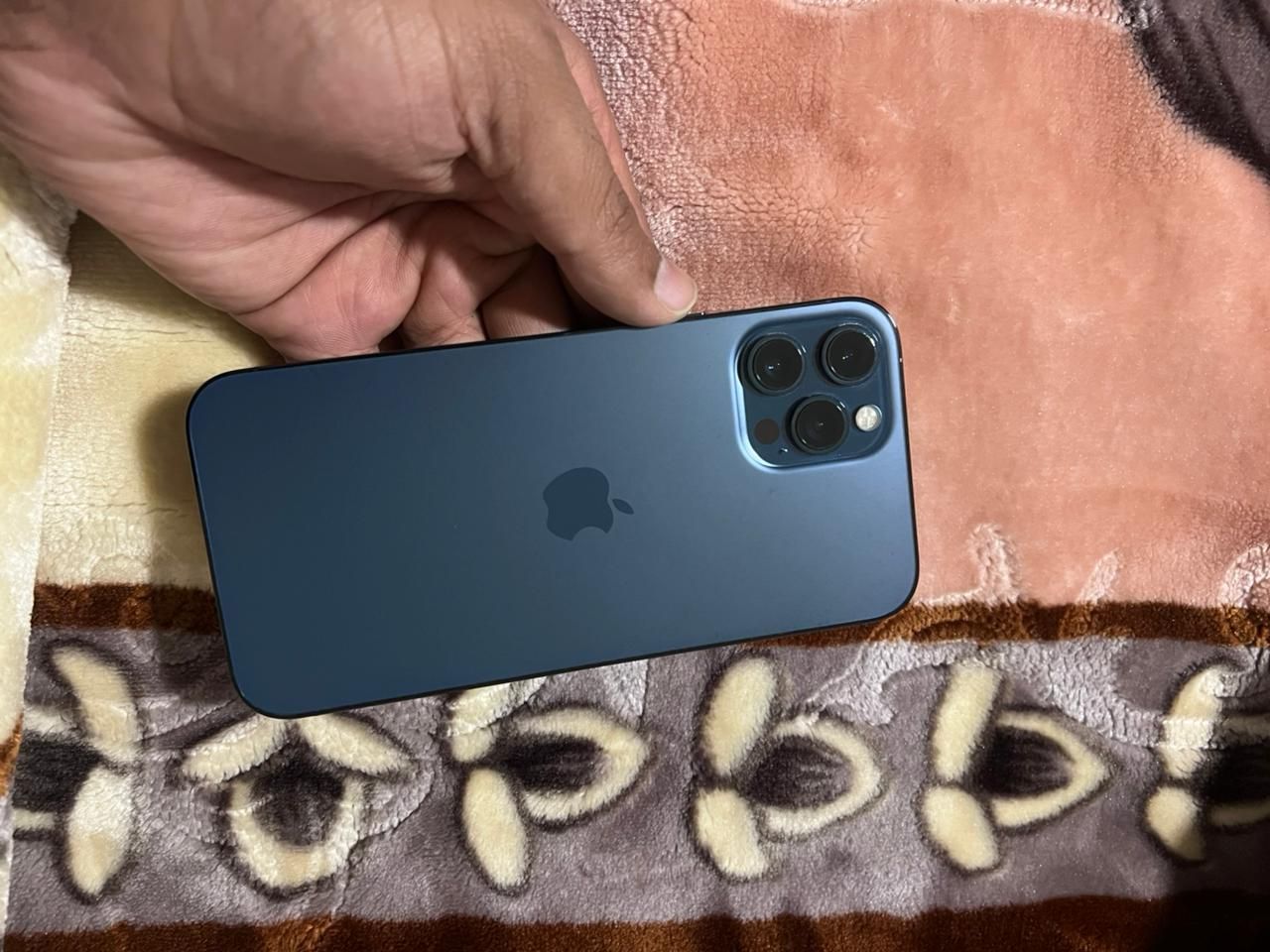 IPhone 12 pro Max - Image 1