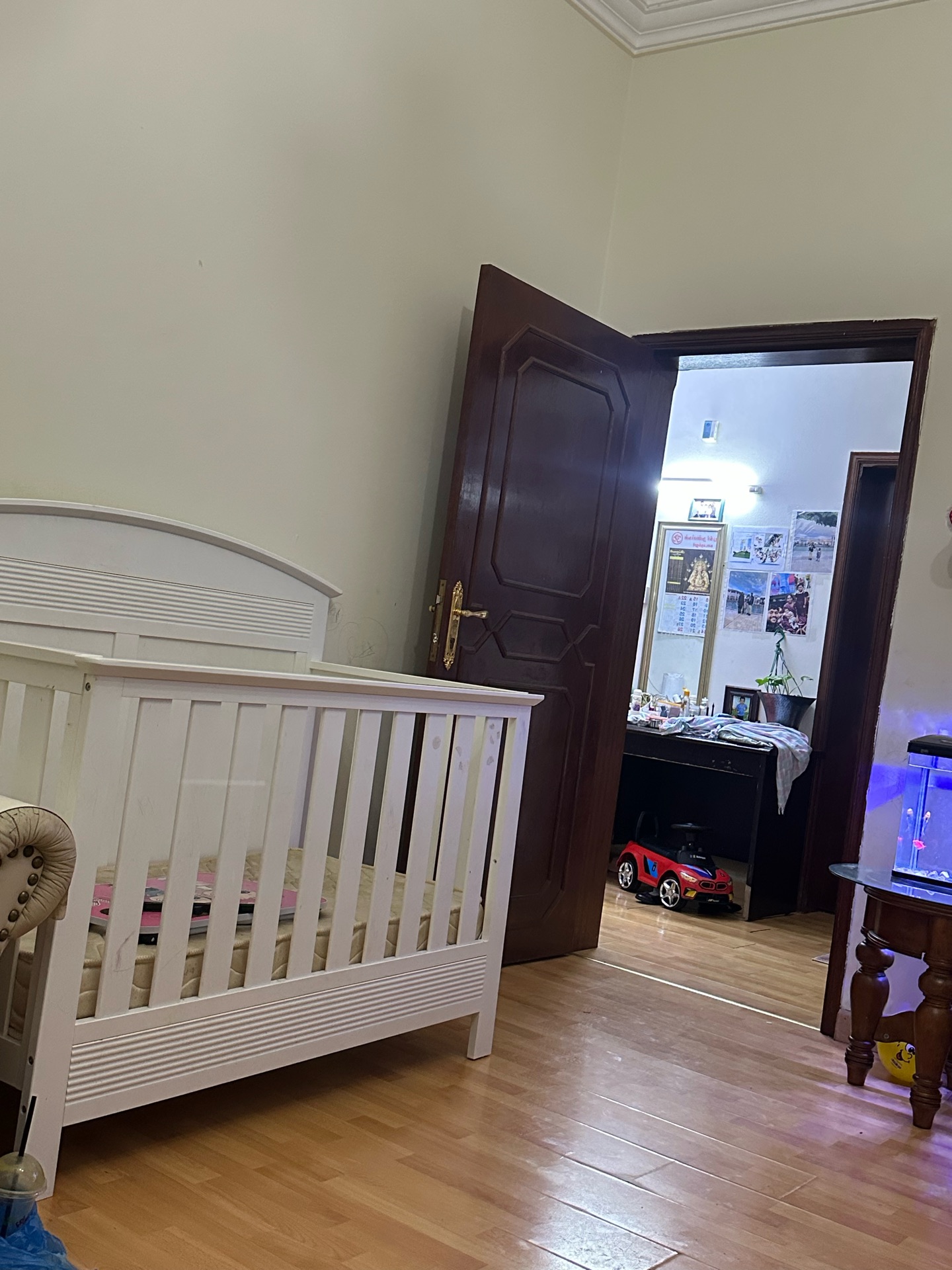Baby crib with mattress for sale - Image 2
