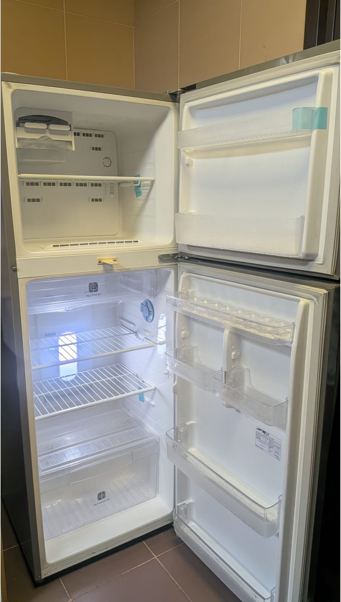 SAMSUNG REFRIGERATOR - Image 2