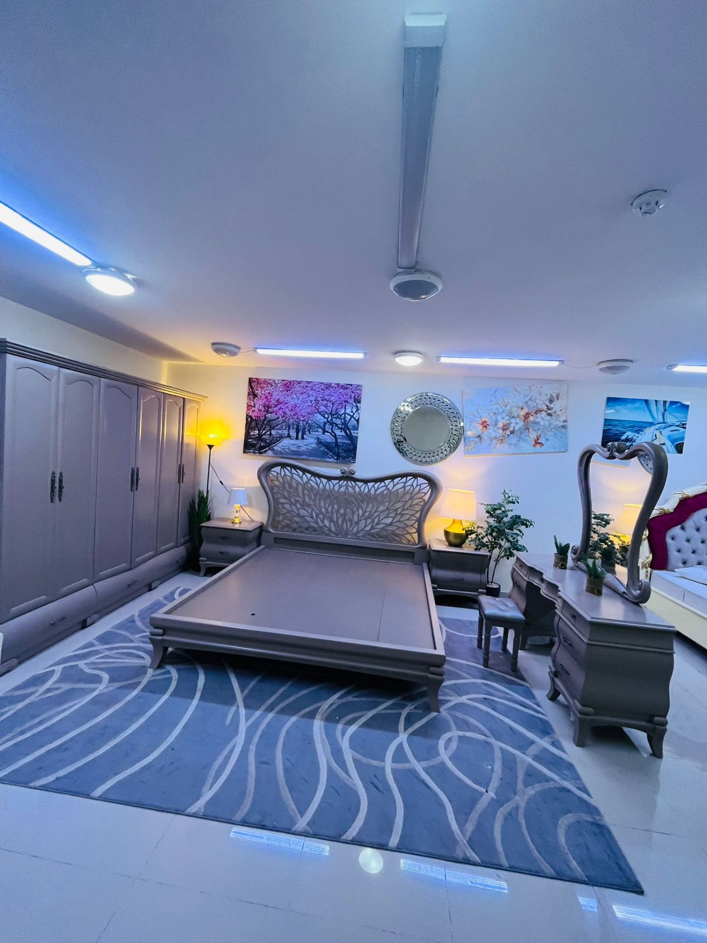 Full bedroom set - Image 4