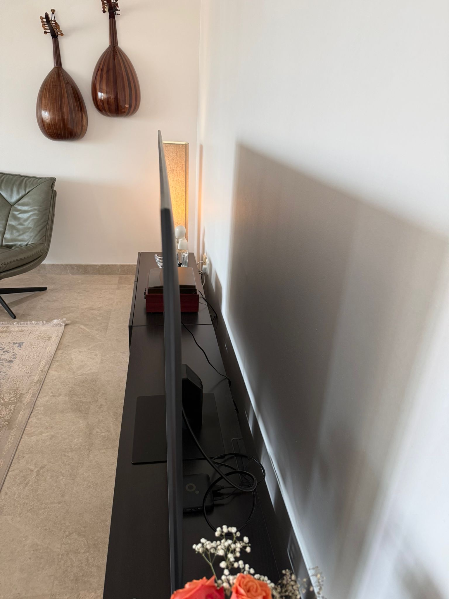 Samsung 65 QLED - Image 3