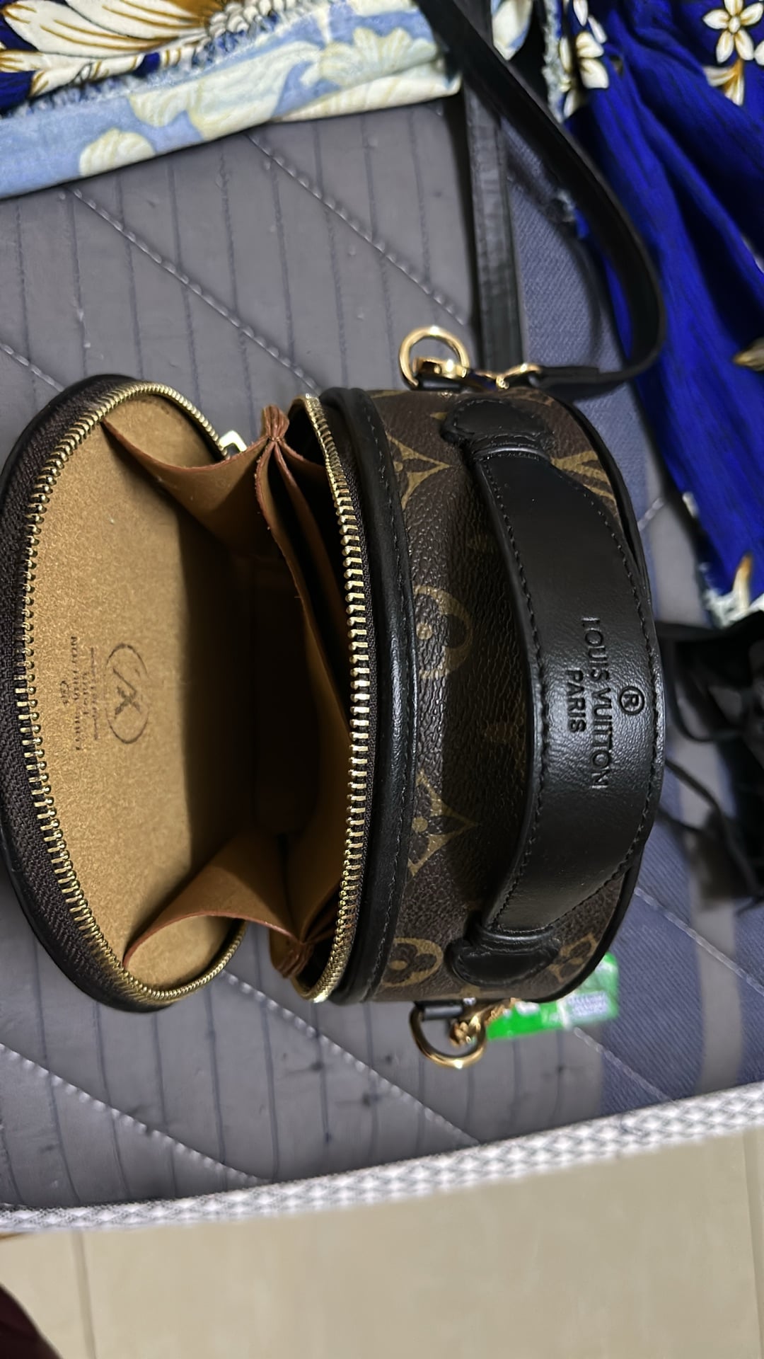 Brand new bags for sale . Not used ones . Both for 200 - Image 6