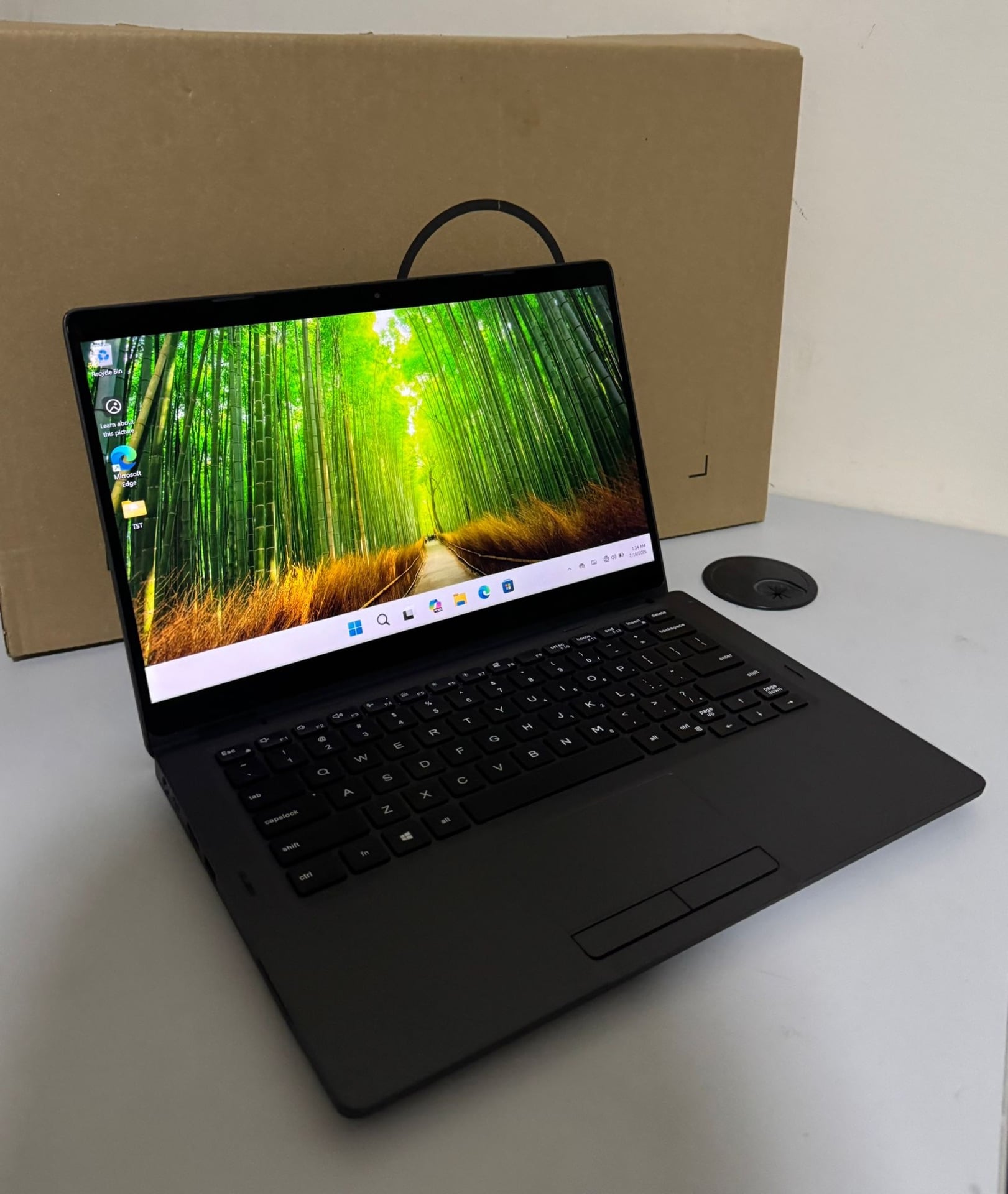 Dell Latitude 5300 2-in-1 | Rotatable Touch Screen | 8GB RAM | 256GB SSD | 8th G - Image 4