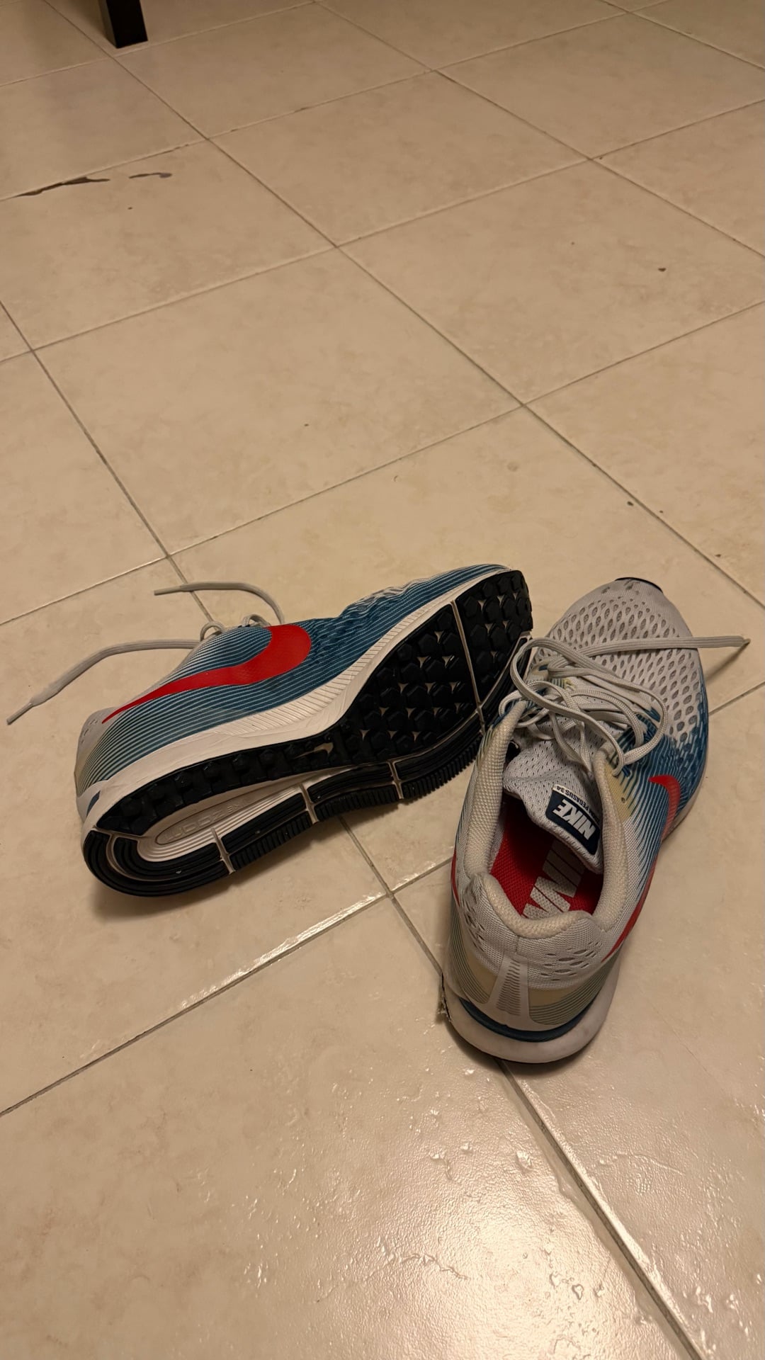 Nike Trainers Size 47.5 - Image 6