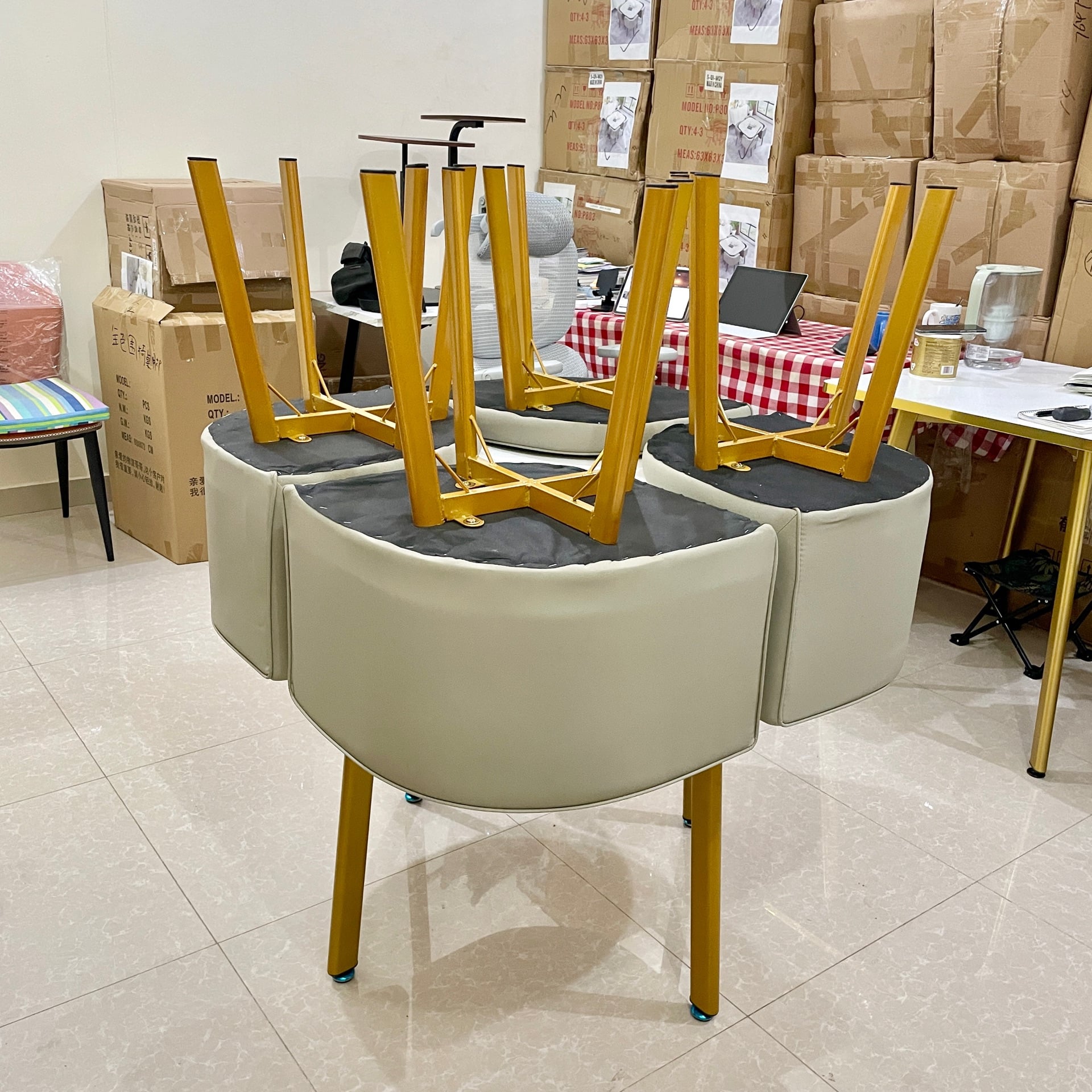Dining table with dining chair - Image 9