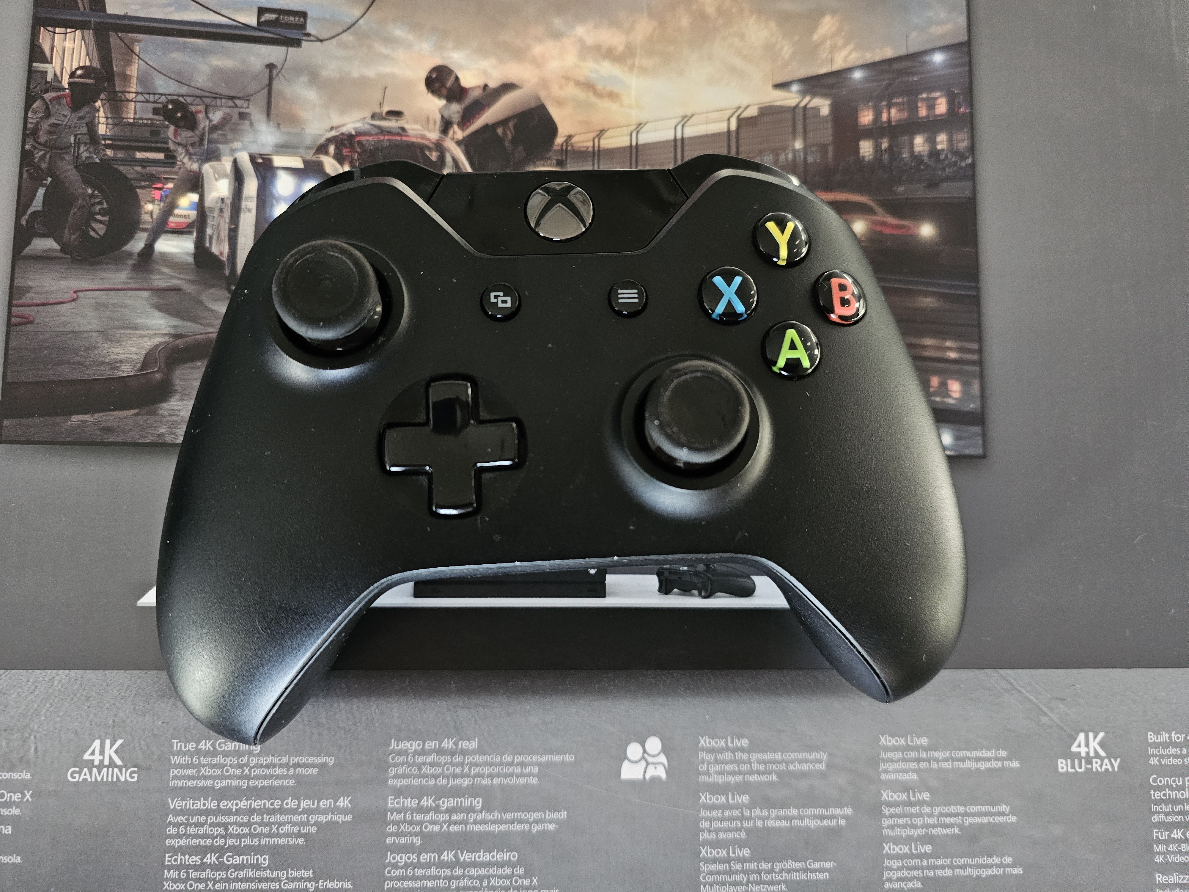 XBOX ONE X 1TB in great condition with box, controller & cable - Image 3