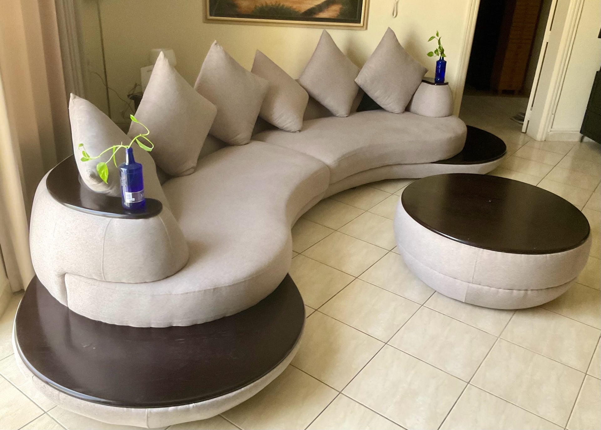 For Sale - Luxurious Sofa Set - Image 1