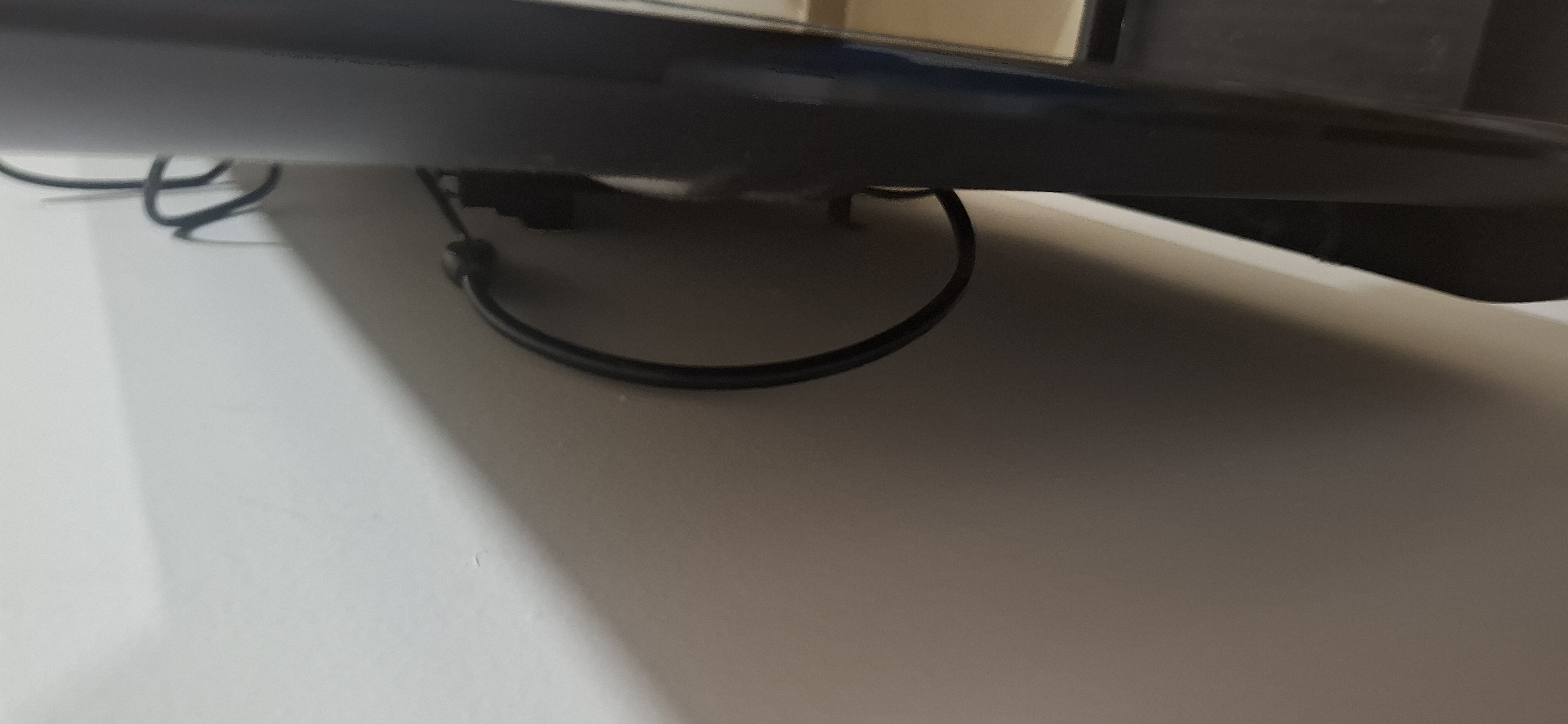 AKAI 43 Inches LED Smart TV  - Image 2