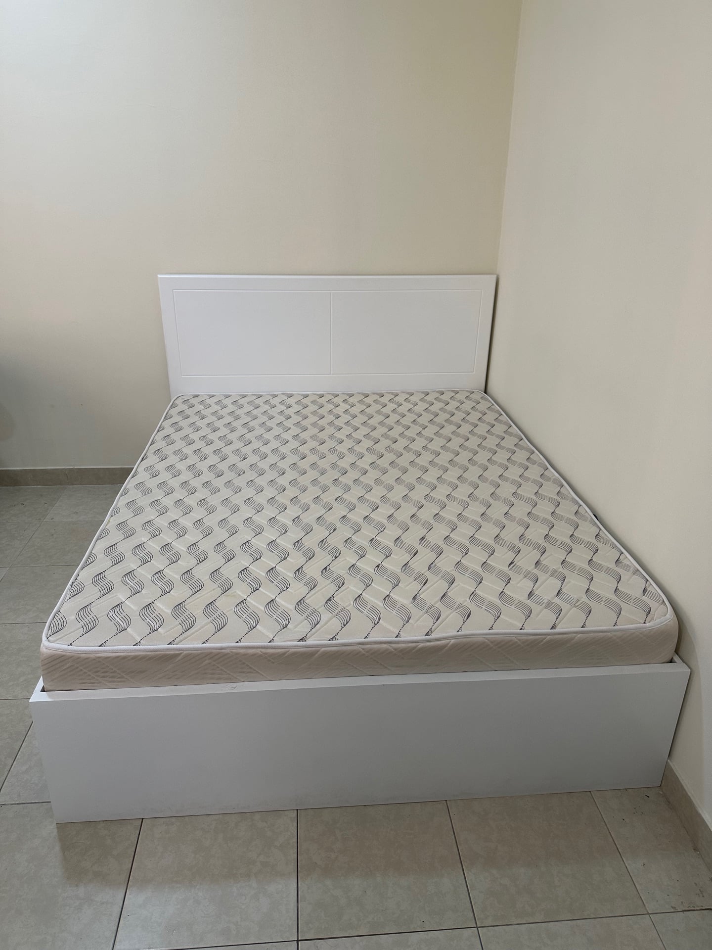 Queen Bed + Mattress (160×200) – Almost New - Image 2