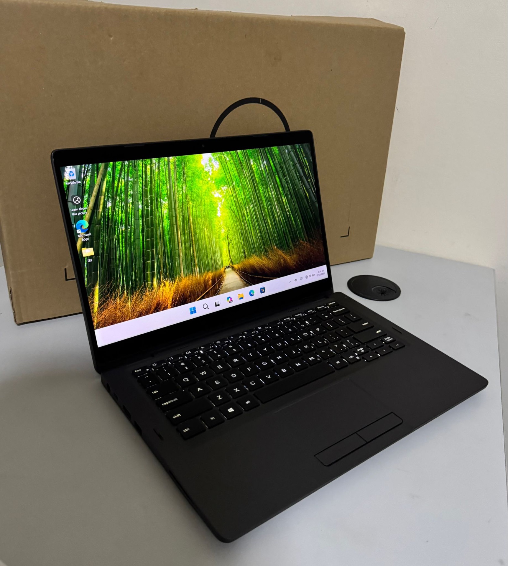 Dell Latitude 5300 2-in-1 | Rotatable Touch Screen | 8GB RAM | 256GB SSD | 8th G - Image 2