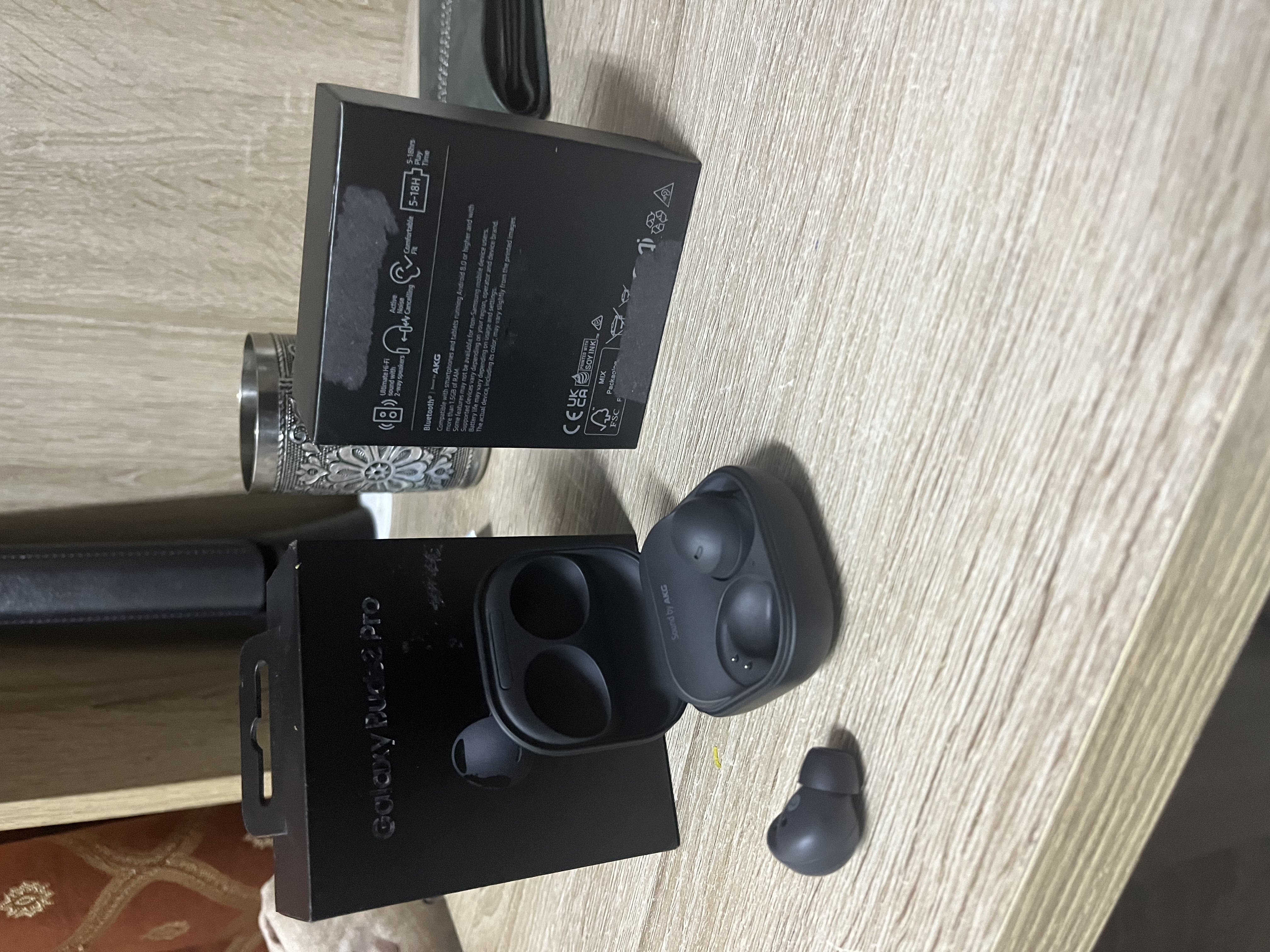Galaxy buds 2 pro بحالة كالجديد - Image 4