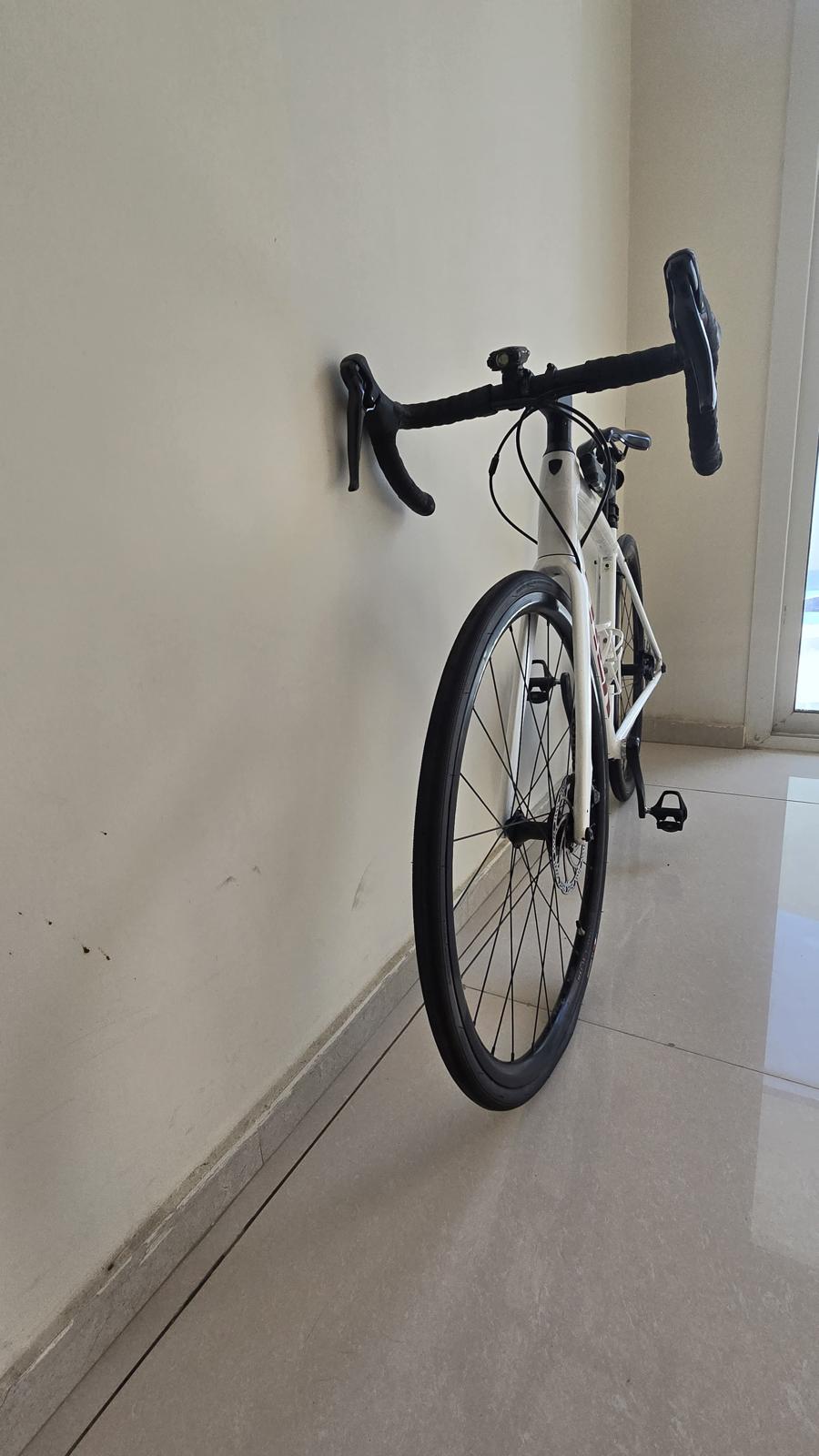 Trek Al Domane Road Bike -   EXCELLENT CONDITION!  - Image 4