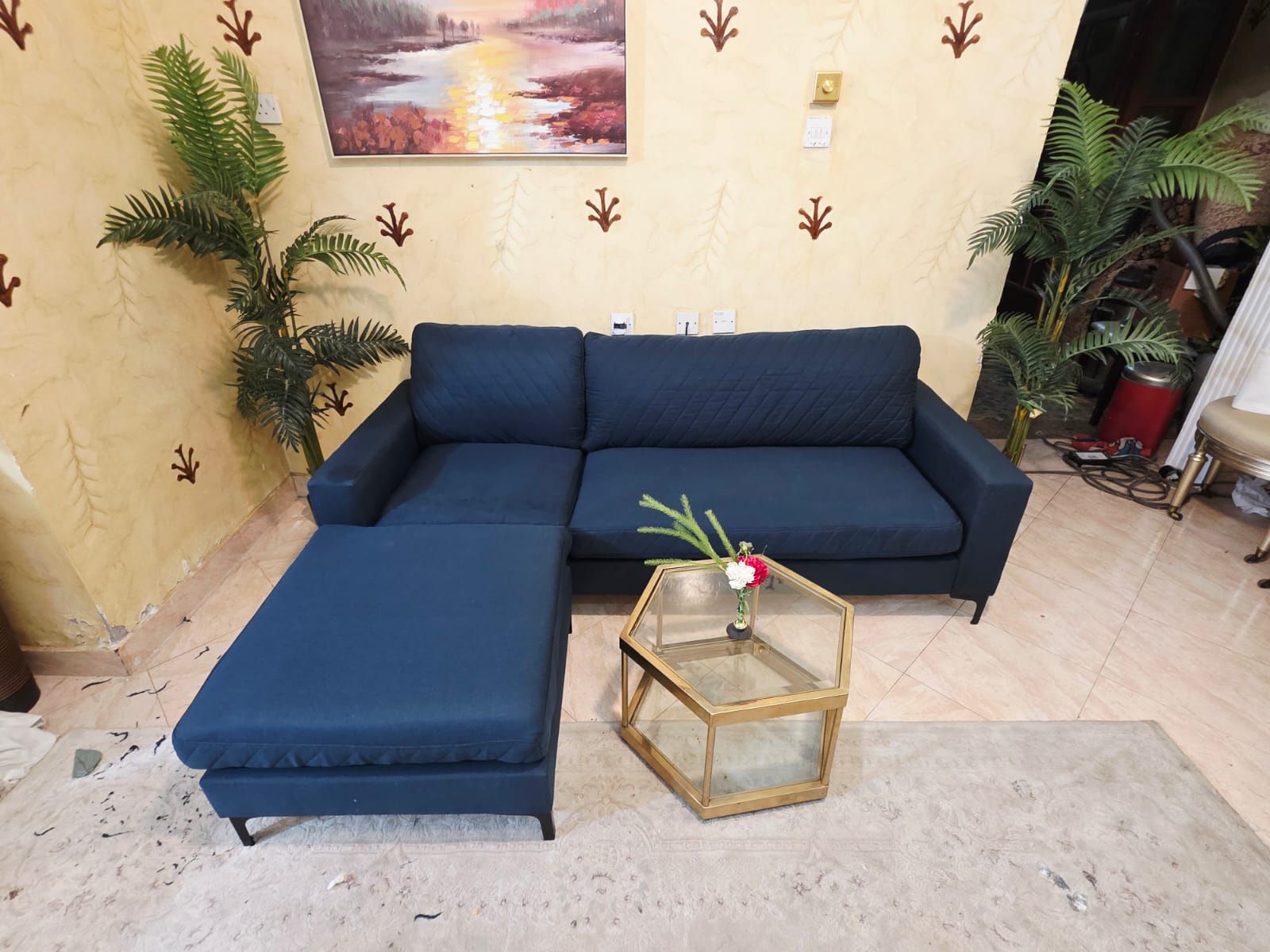 L ship Sofa  - Image 8
