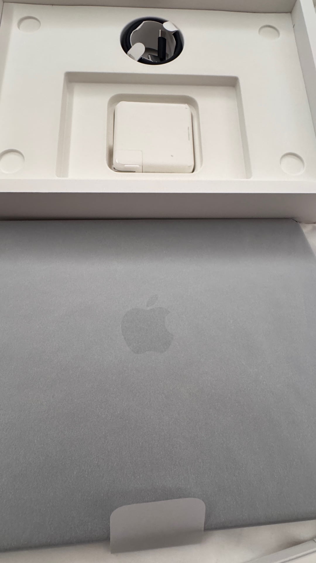 MacBook – Apple M3 Max - Image 5