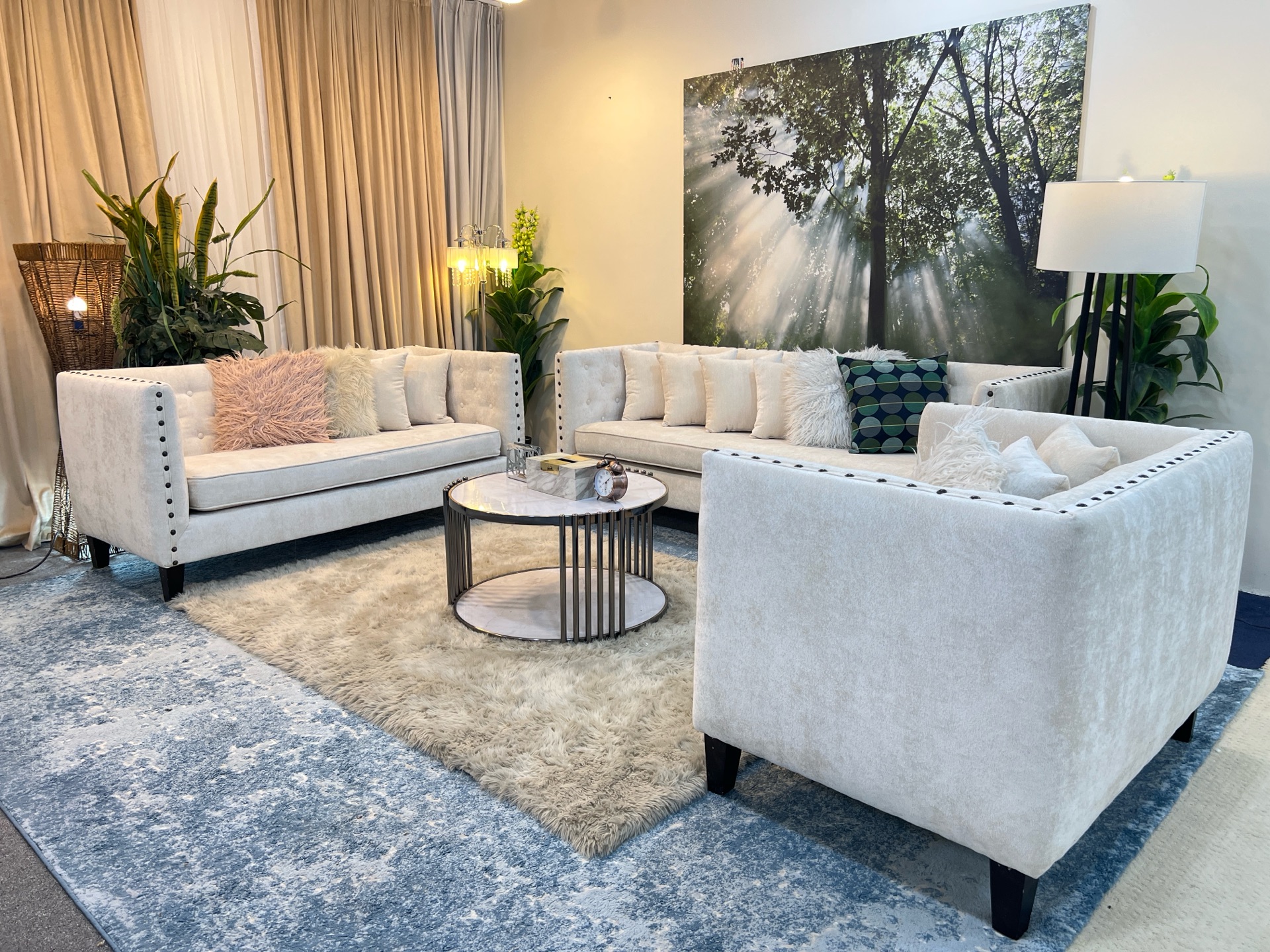 Luxurious midas brand 6 seater 3+2+1 sofa set  - Image 4