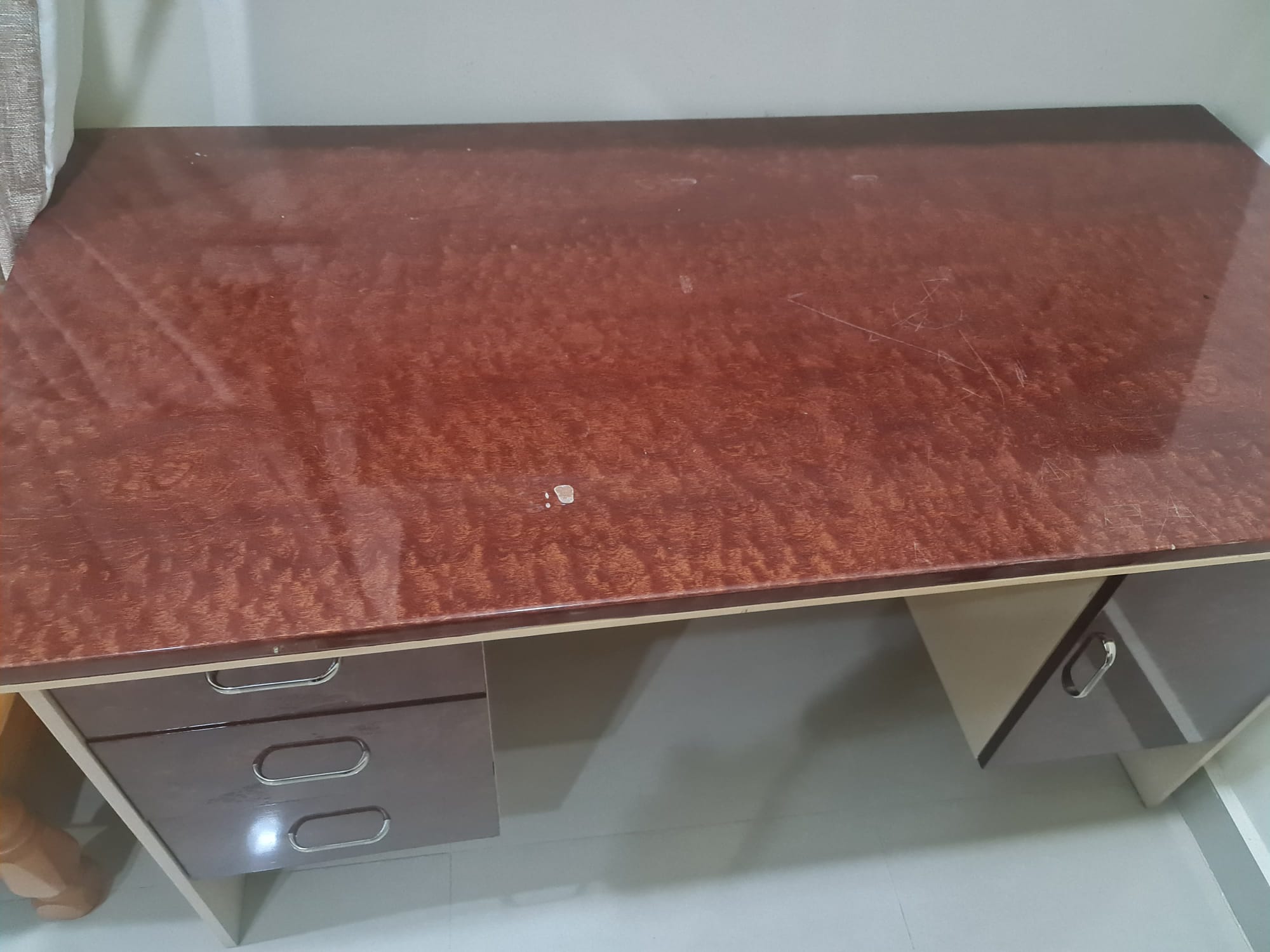 Study table - Image 4