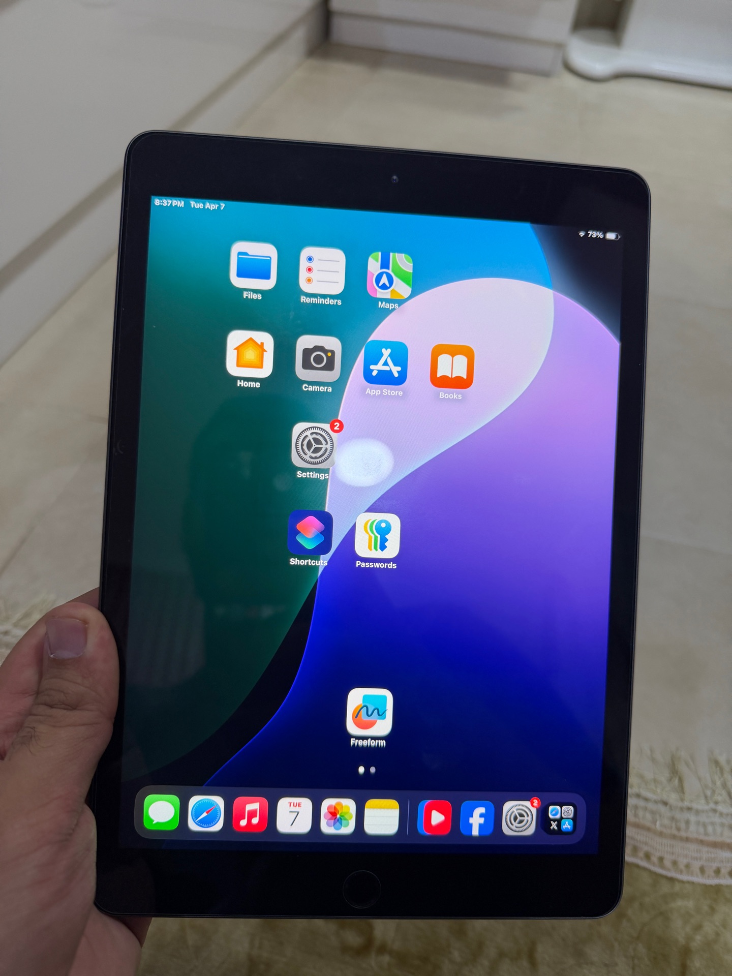Ipad 7 - 128GB WIFI perfect condition  - Image 2