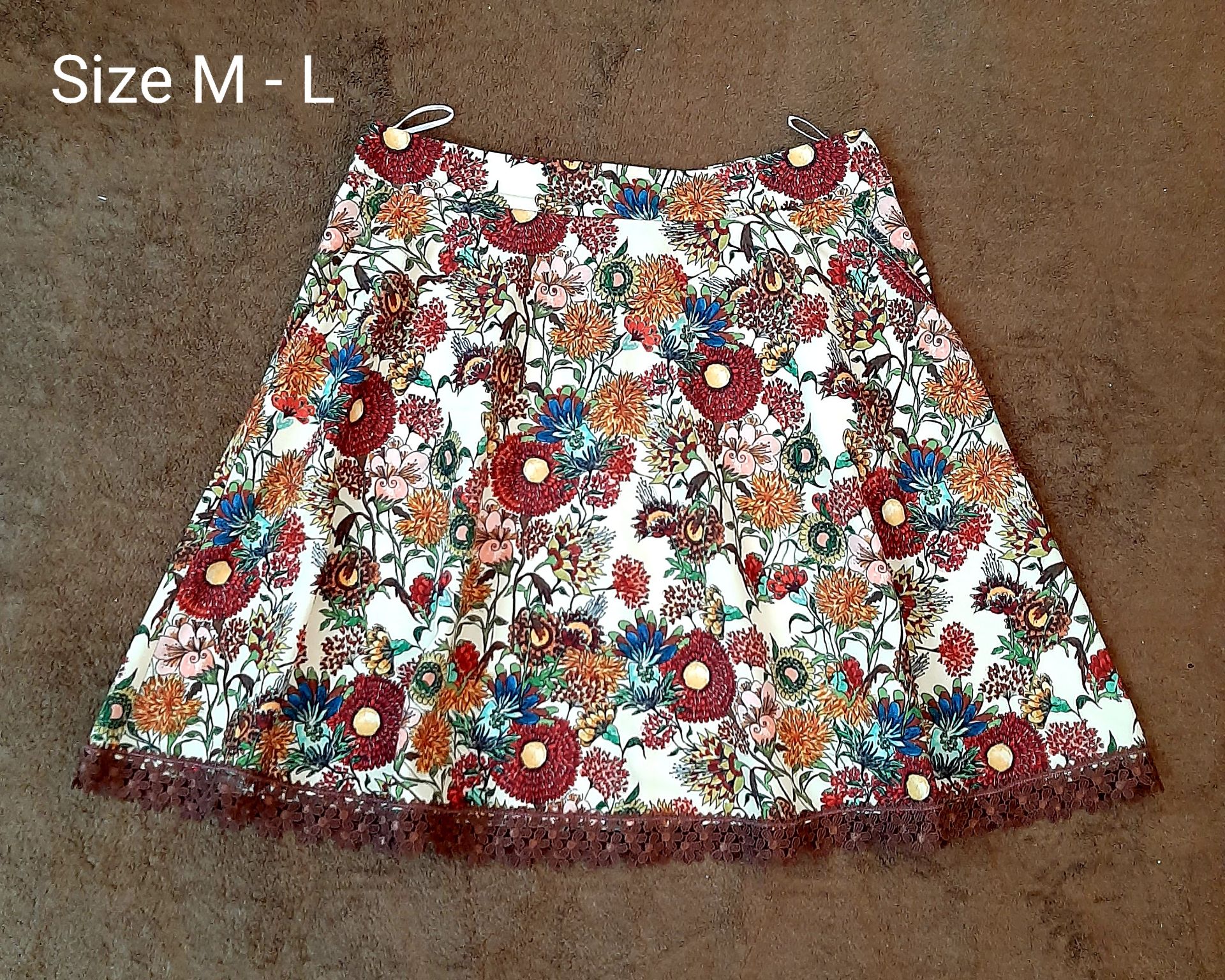 LADY'S CLOTHES. Price for each piece is 19 QAR. Excellent condition. Barely used - Image 6