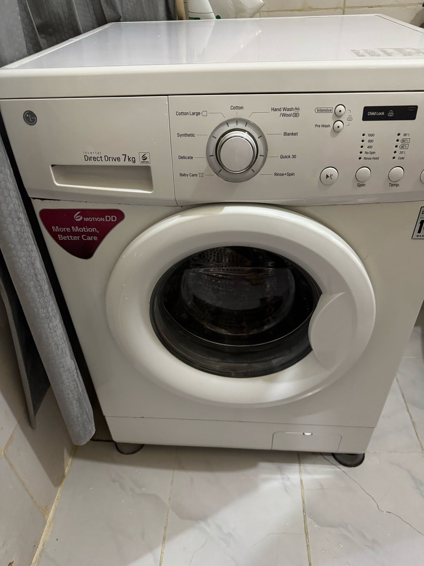 LG 7kg Front-load washing machine - Image 2