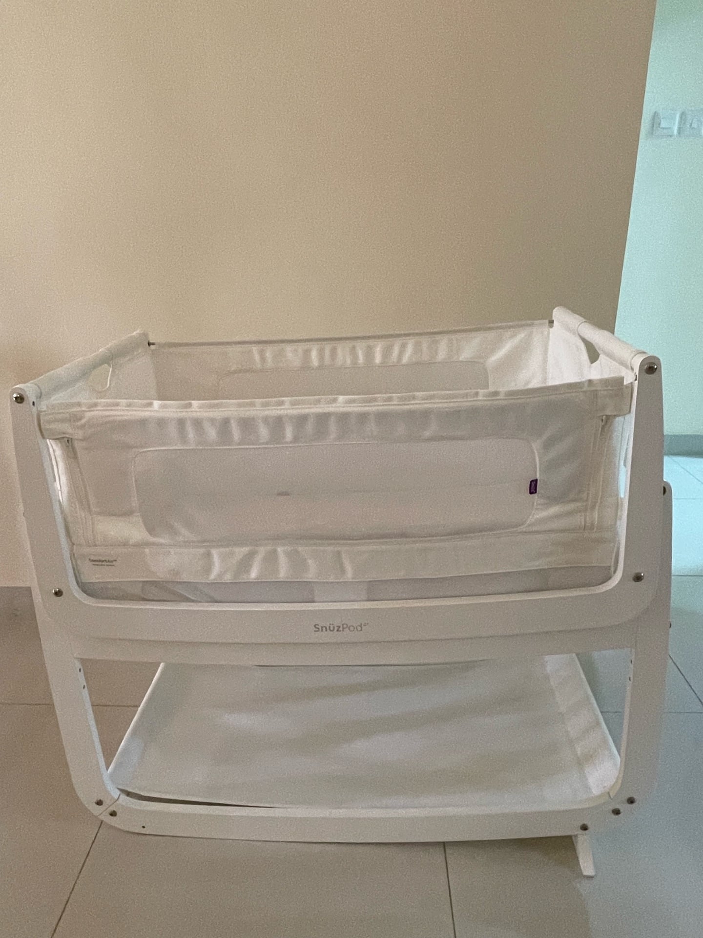 Snuzpod 4 baby crib - Image 1