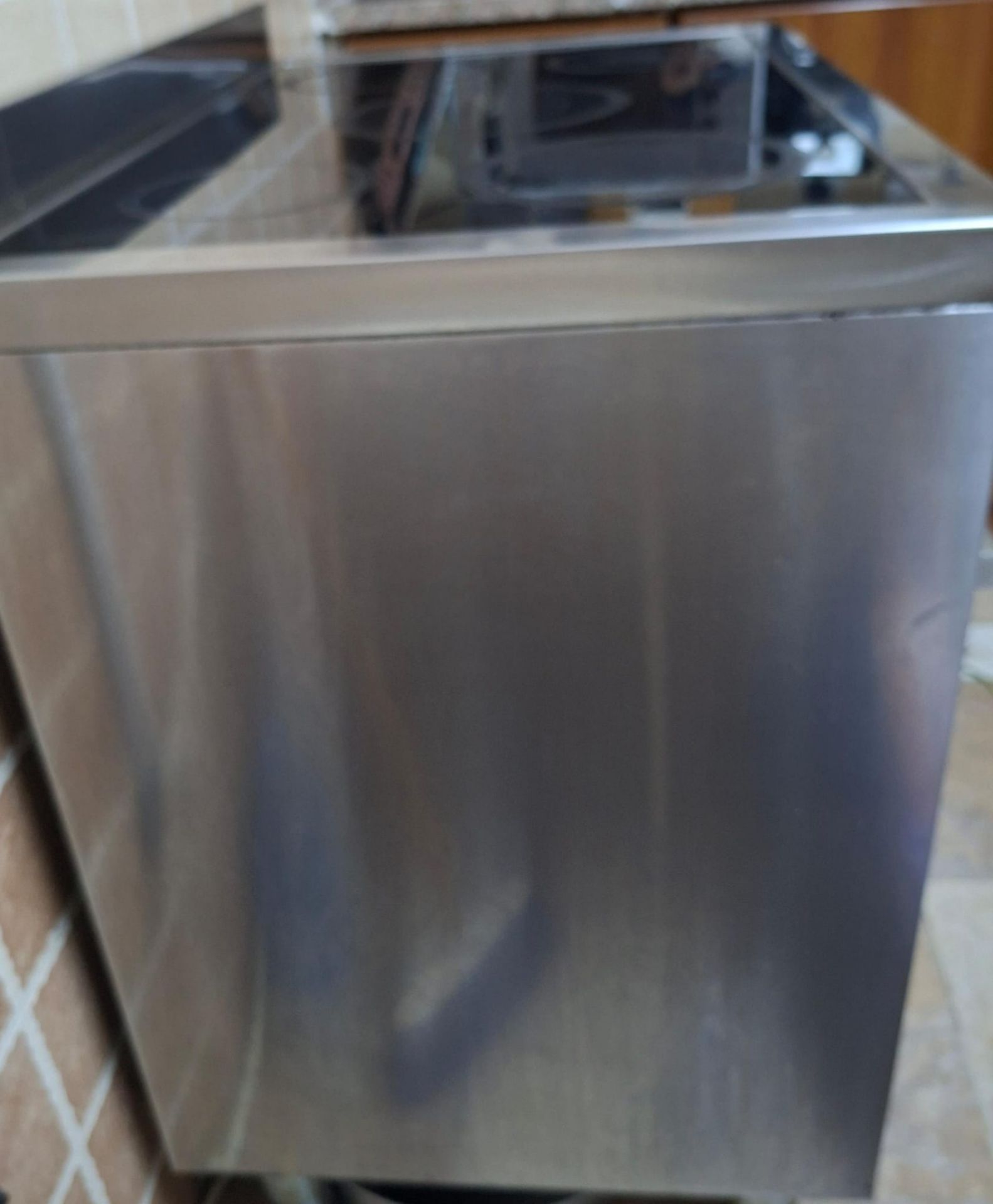 Electric cooking range  - Image 2