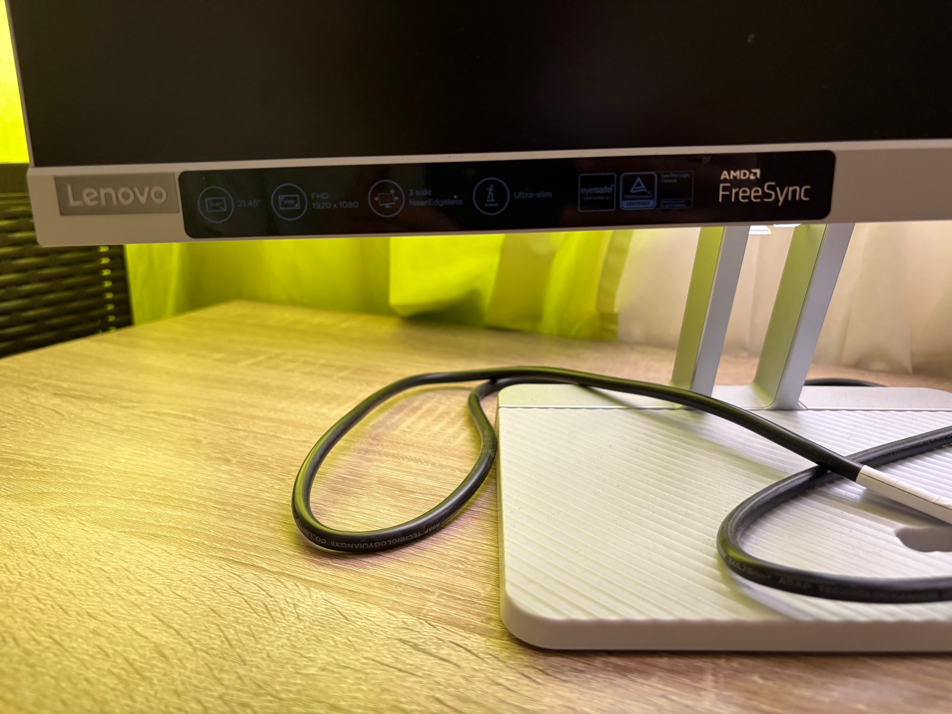 Lenovo monitor - Image 2
